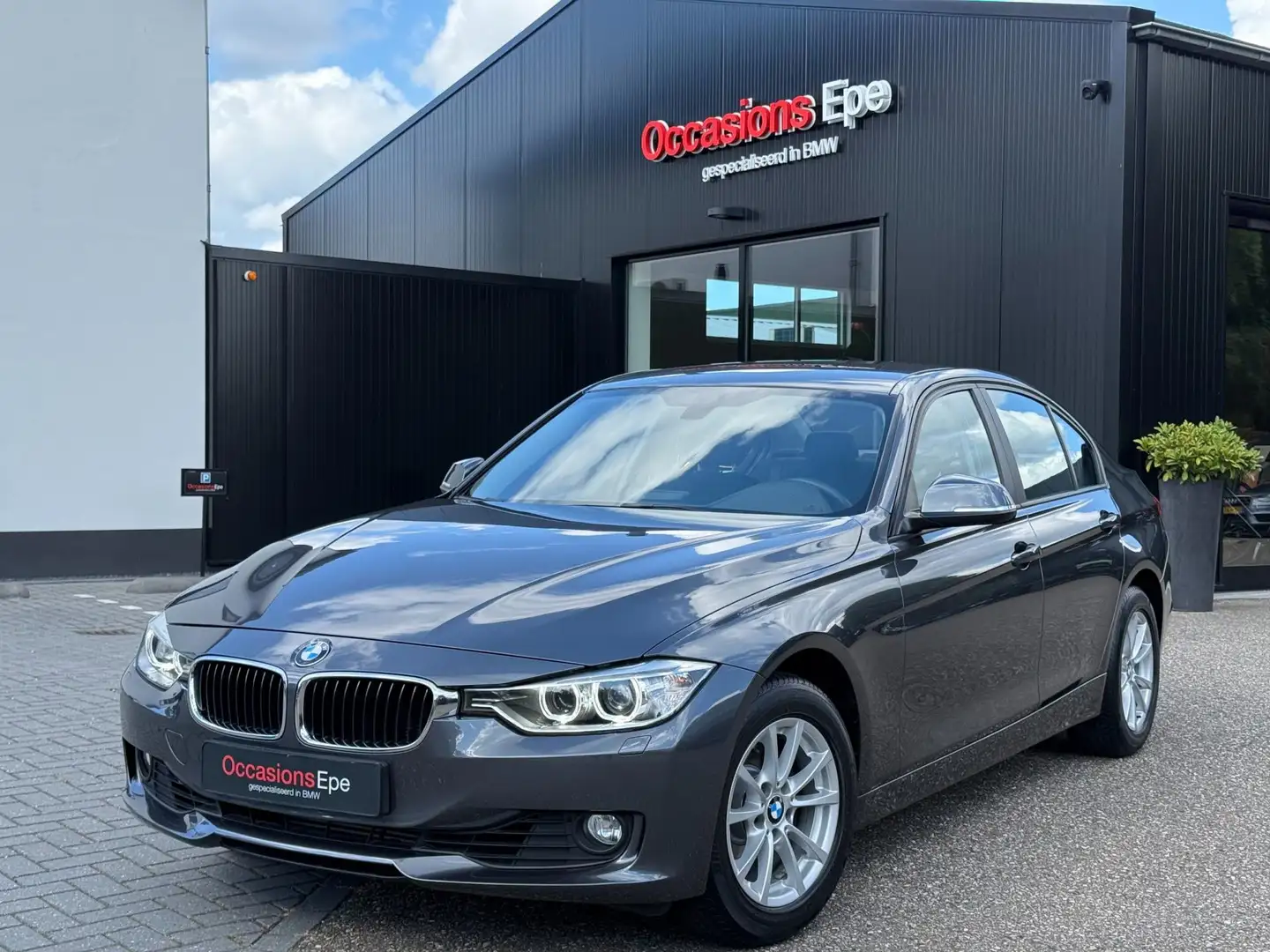 BMW 320 3-Serie 320i High Executive 1e eigenaar 40.000 km Gris - 1