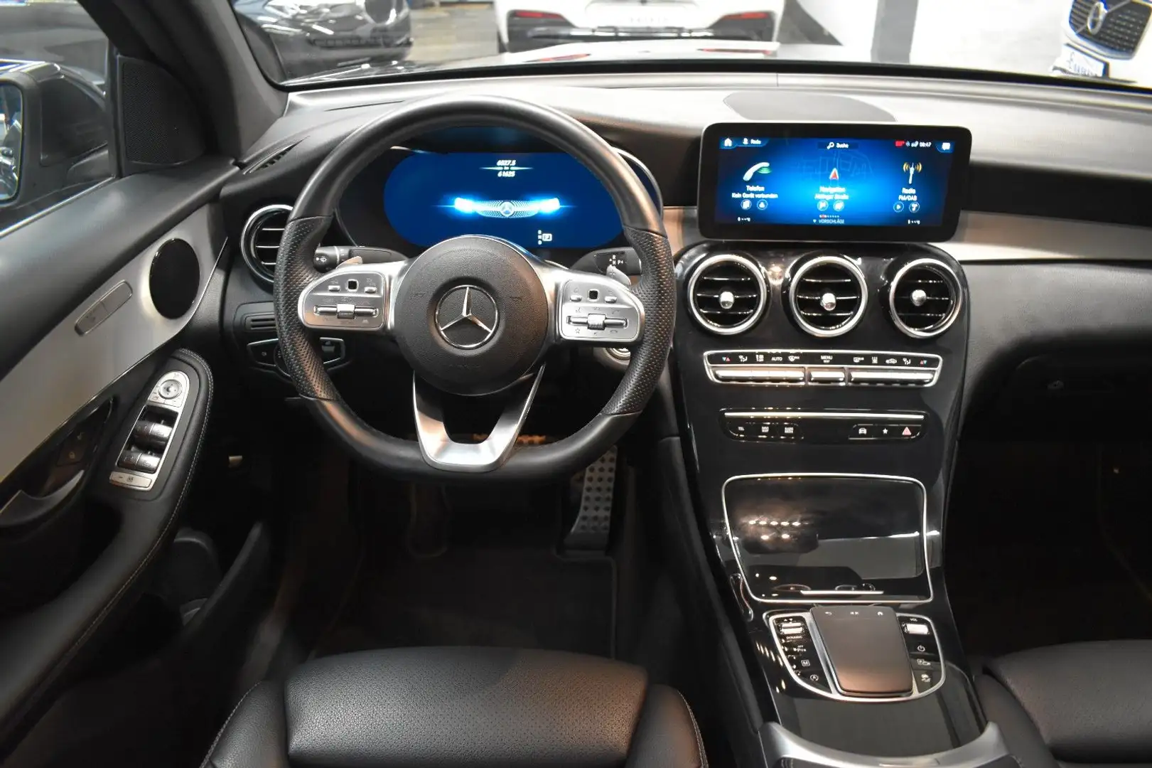 Mercedes-Benz GLC 300 d COUPE 4Matic AMG LINE*HEAD-UP*STAND-HZ Grau - 2