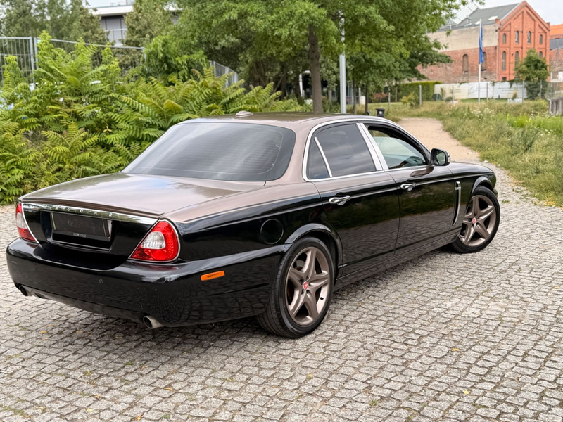 Jaguar XJ8 4.2 Liter Executive Sonderlack Bi Color — photo 11