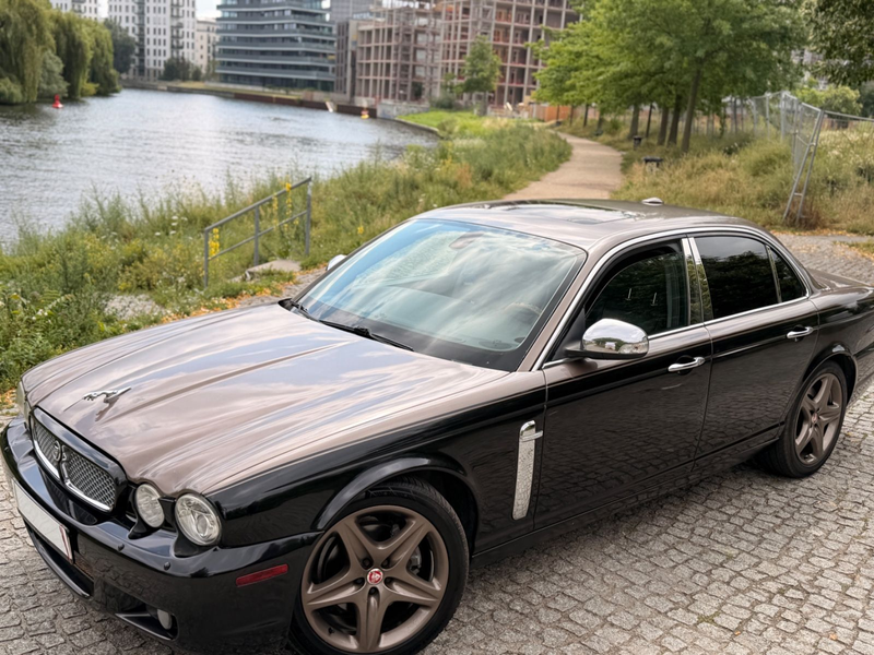 Jaguar XJ8 4.2 Liter Executive Sonderlack Bi Color