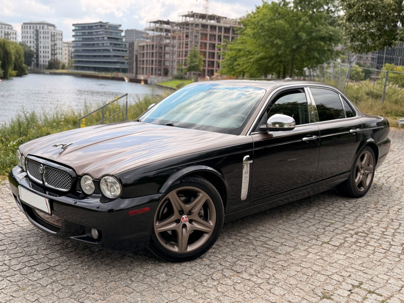 Jaguar XJ8 4.2 Liter Executive Sonderlack Bi Color — photo 2