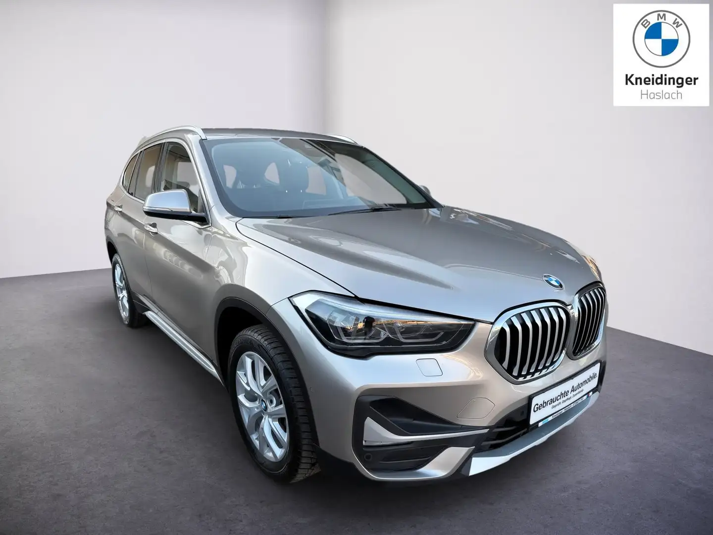 BMW X1 xDrive18d Silber - 1