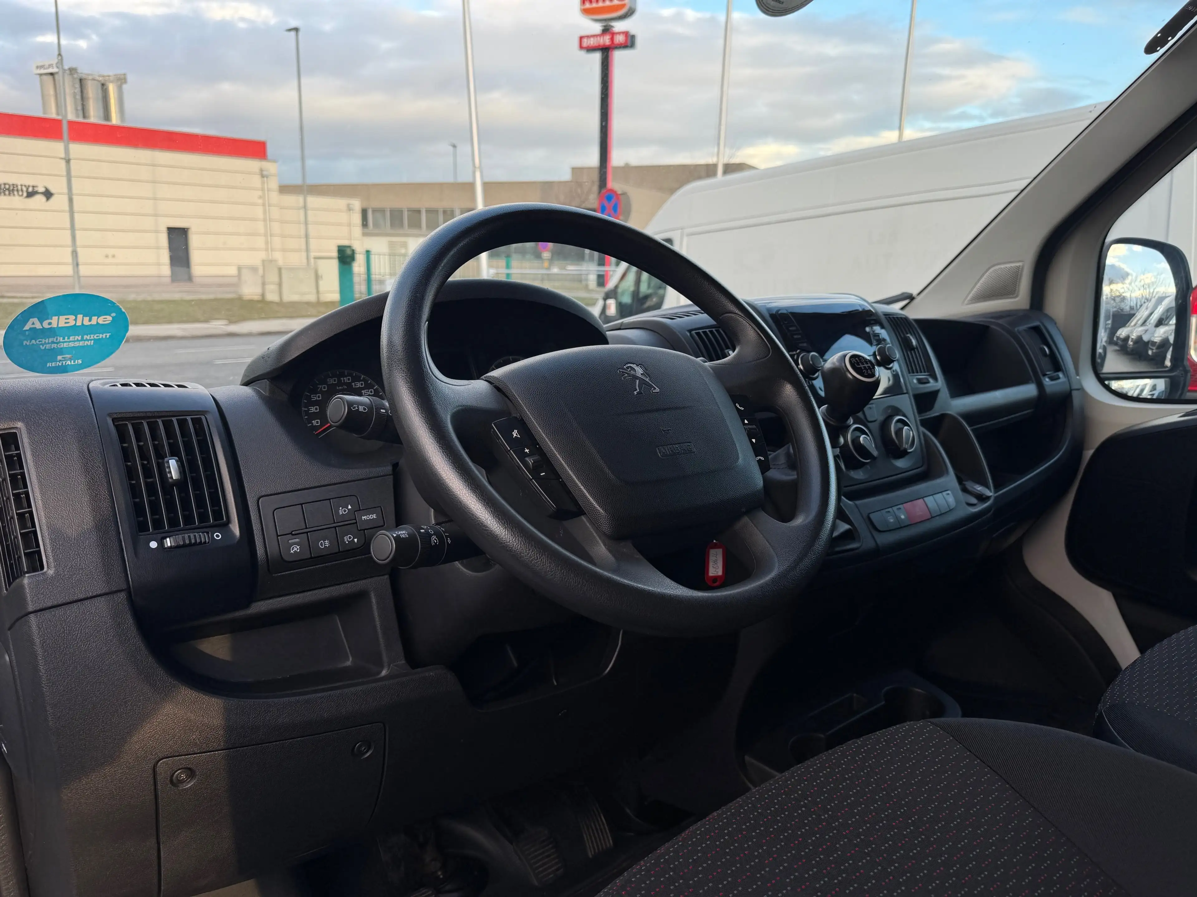 Peugeot Boxer L4H3 35+ 140 TÜV/Service *Netto 15.825€* — photo 3