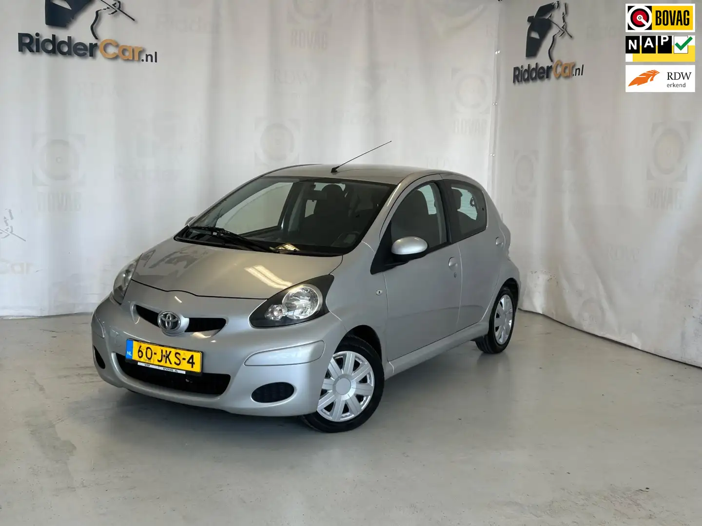 Toyota Aygo 1.0-12V Comfort|NAP|2E EIG|AIRCO|ELEK RAMEN|5 DEUR Grijs - 1