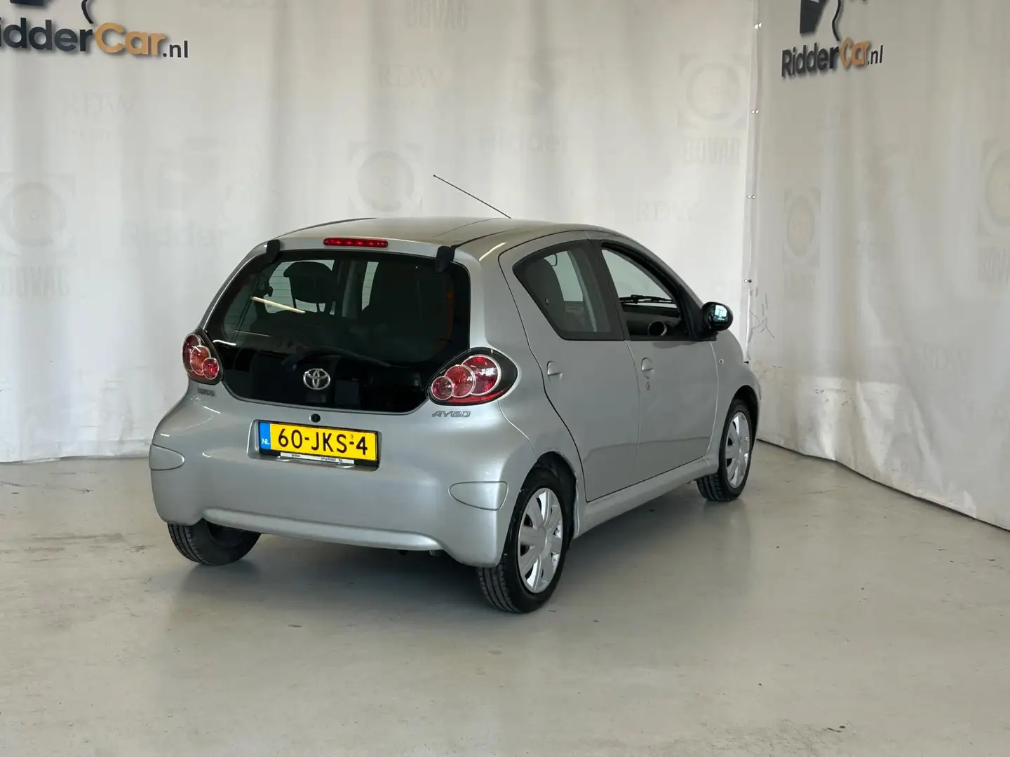 Toyota Aygo 1.0-12V Comfort|NAP|2E EIG|AIRCO|ELEK RAMEN|5 DEUR Grijs - 2