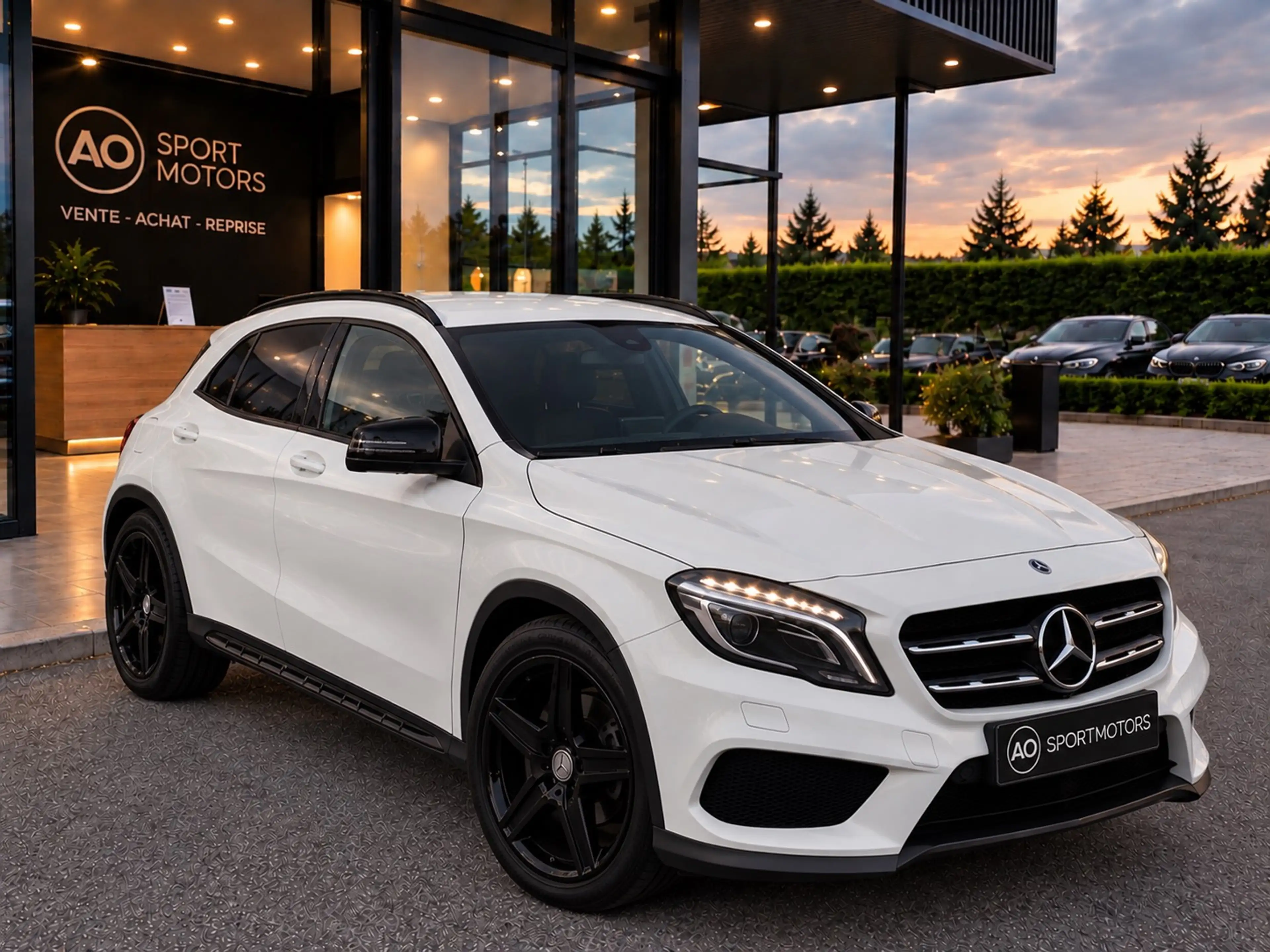 Mercedes-Benz GLA 180 d Pack AMG 1er Propriétaire | Historique |état Showroom !! — photo 3