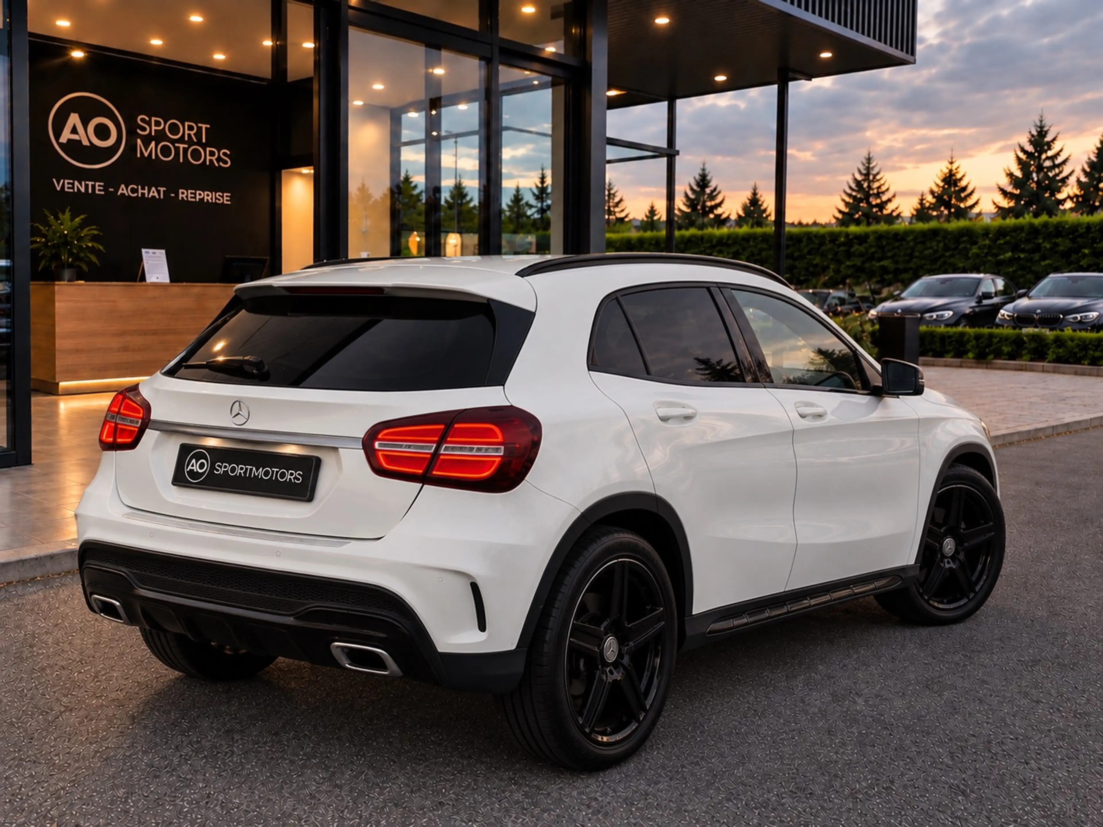 Mercedes-Benz GLA 180 d Pack AMG 1er Propriétaire | Historique |état Showroom !! — photo 2