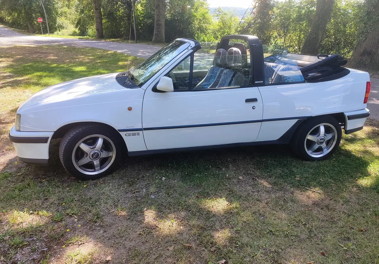 Opel Kadett Cabriolet 2.0i GSi, foto 2
