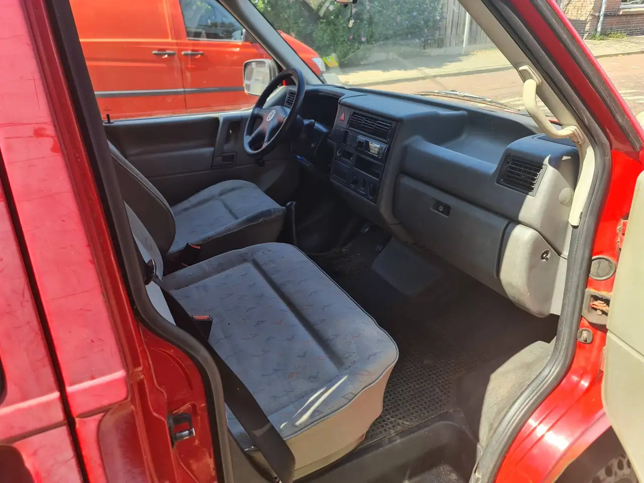 Volkswagen Transporter T4 2.5 TDI 102 PK – Sterke motor, goed chassis, onderhoudshistorie aanwezig, foto 6
