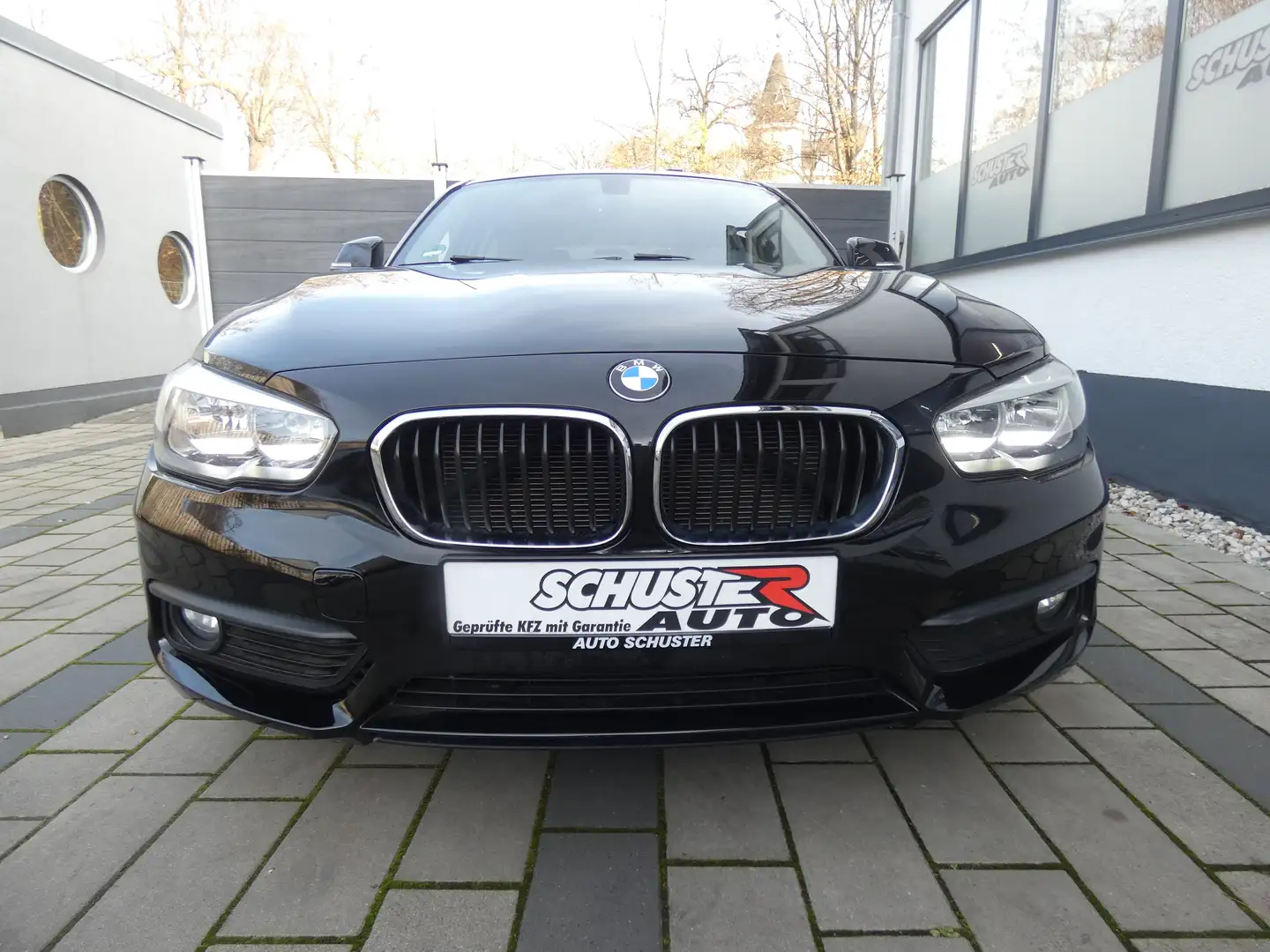 BMW 118 Advantage Schwarz - 1