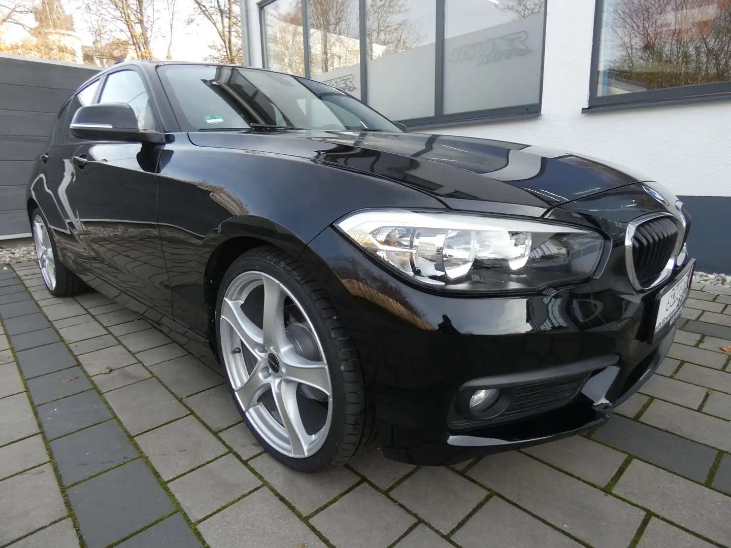 BMW 118 Advantage Schwarz - 2