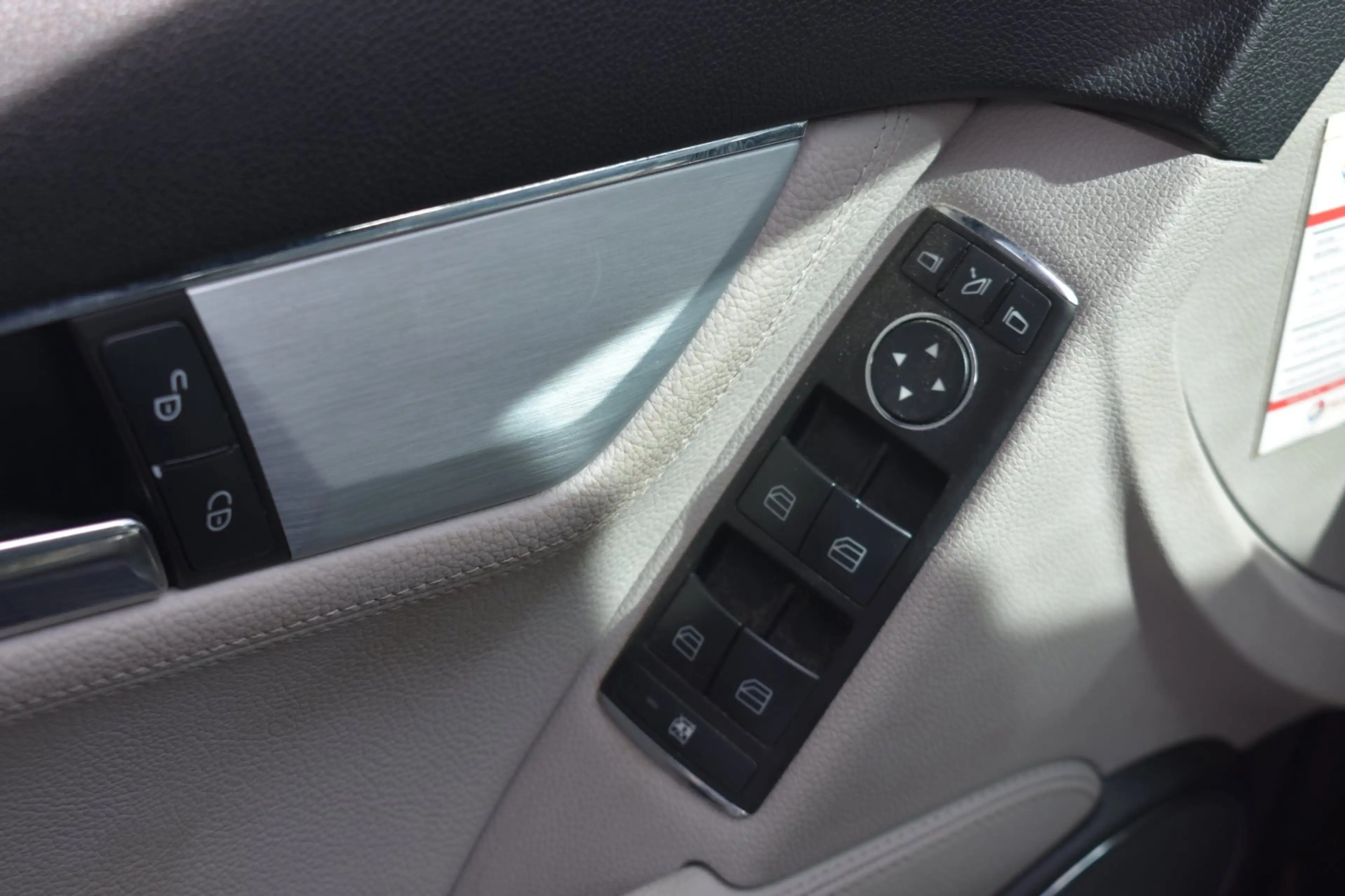 Mercedes-Benz C 350 Elegance '08 Xenon Clima NAvi Leder Cruise — photo 14