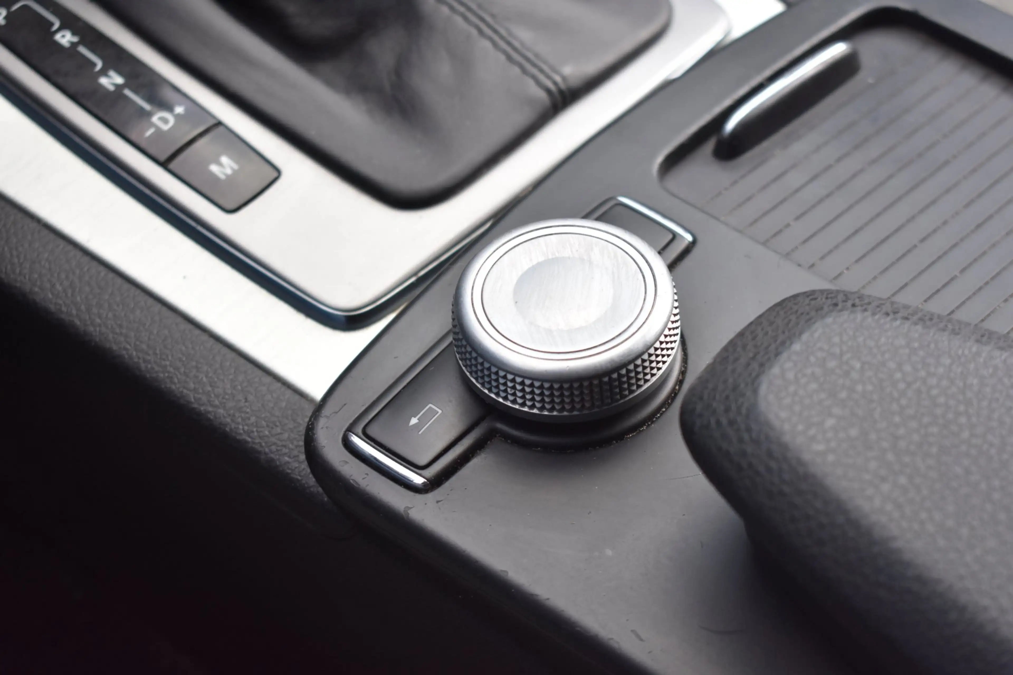 Mercedes-Benz C 350 Elegance '08 Xenon Clima NAvi Leder Cruise — photo 25