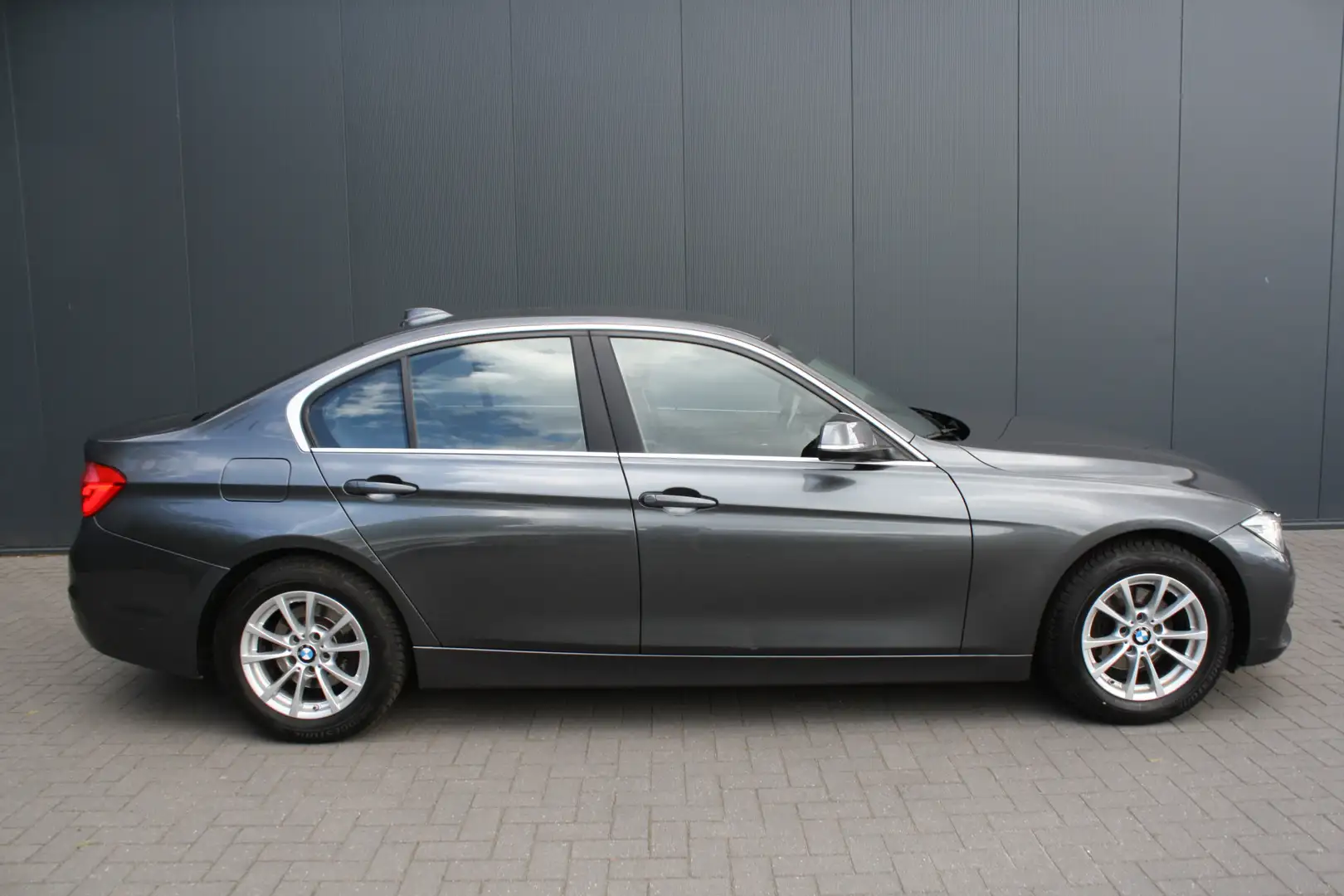 BMW 316 3-serie 316d EURO 6 Corporate Lease Essential - NA Grijs - 2