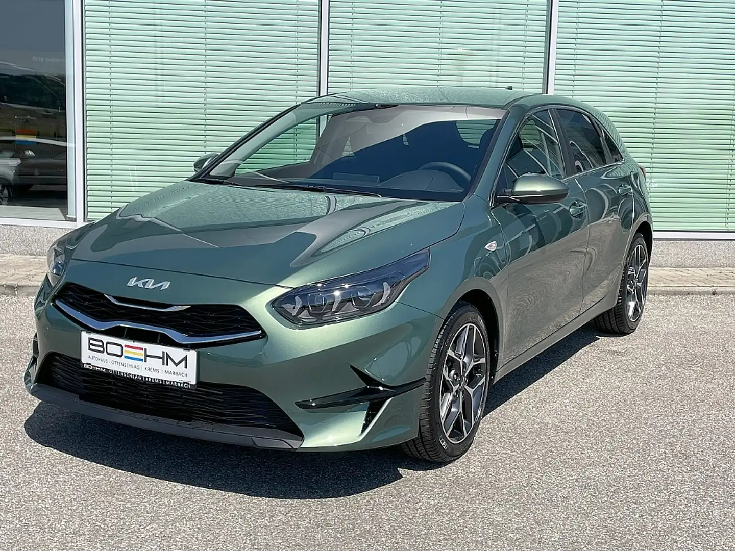 Kia Ceed / cee'd ceed 1,5 TGDI Silber + P2 Zöld - 1