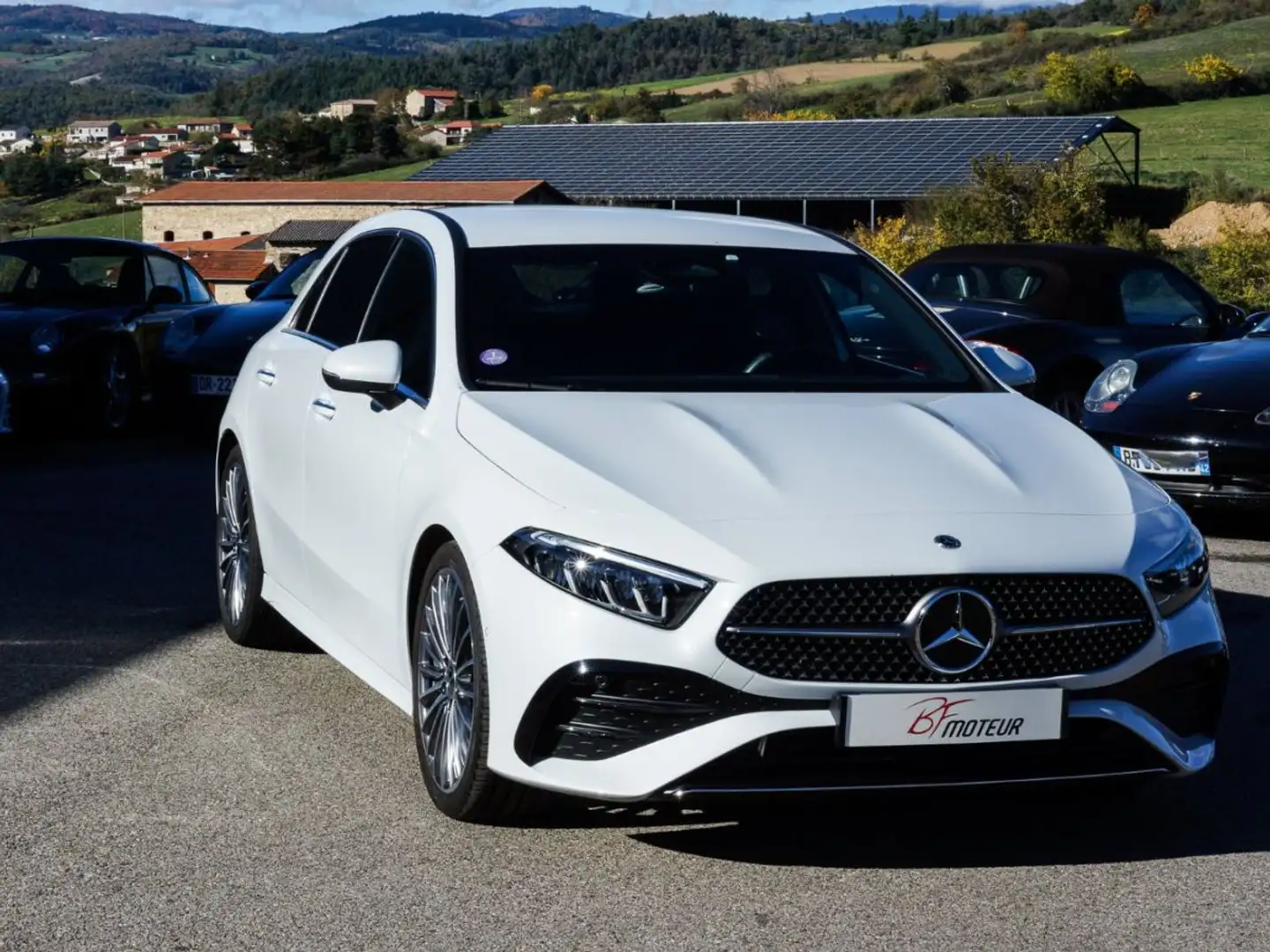 Mercedes-Benz A 200 A200 AMG Line 163ch Mild-Hybrid BVA 7G-DCT / CAR PLAY / ATTELAGE / CAMERA Weiß - 2
