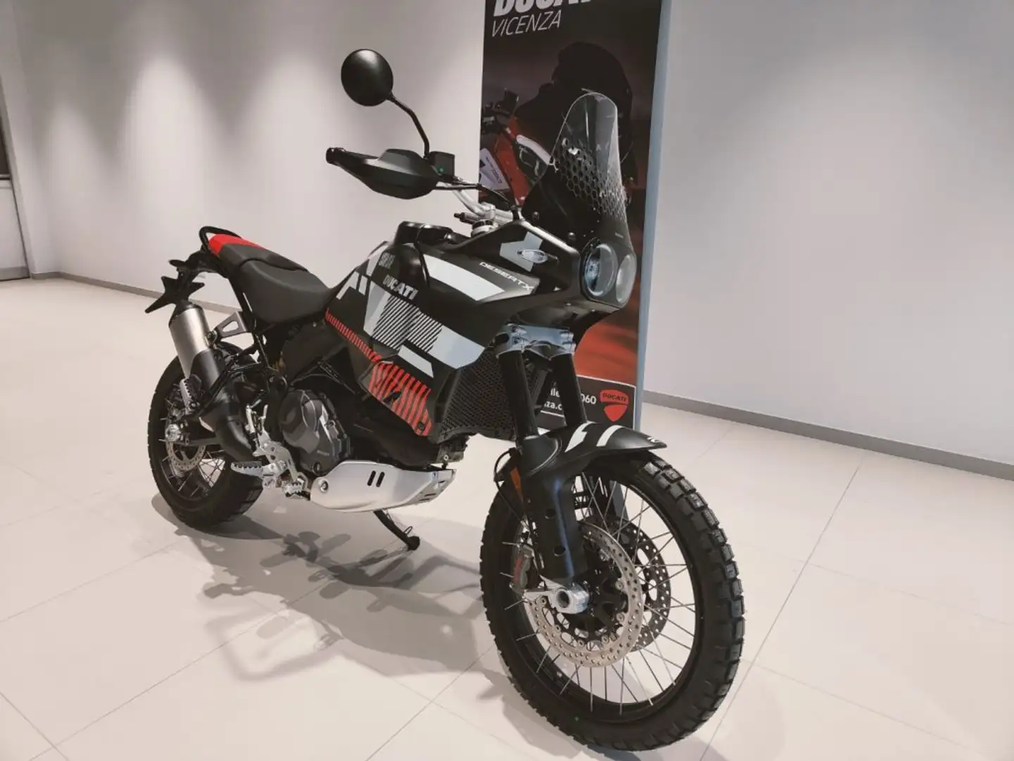 Ducati DesertX MATT SATURN GREY Grigio - 2