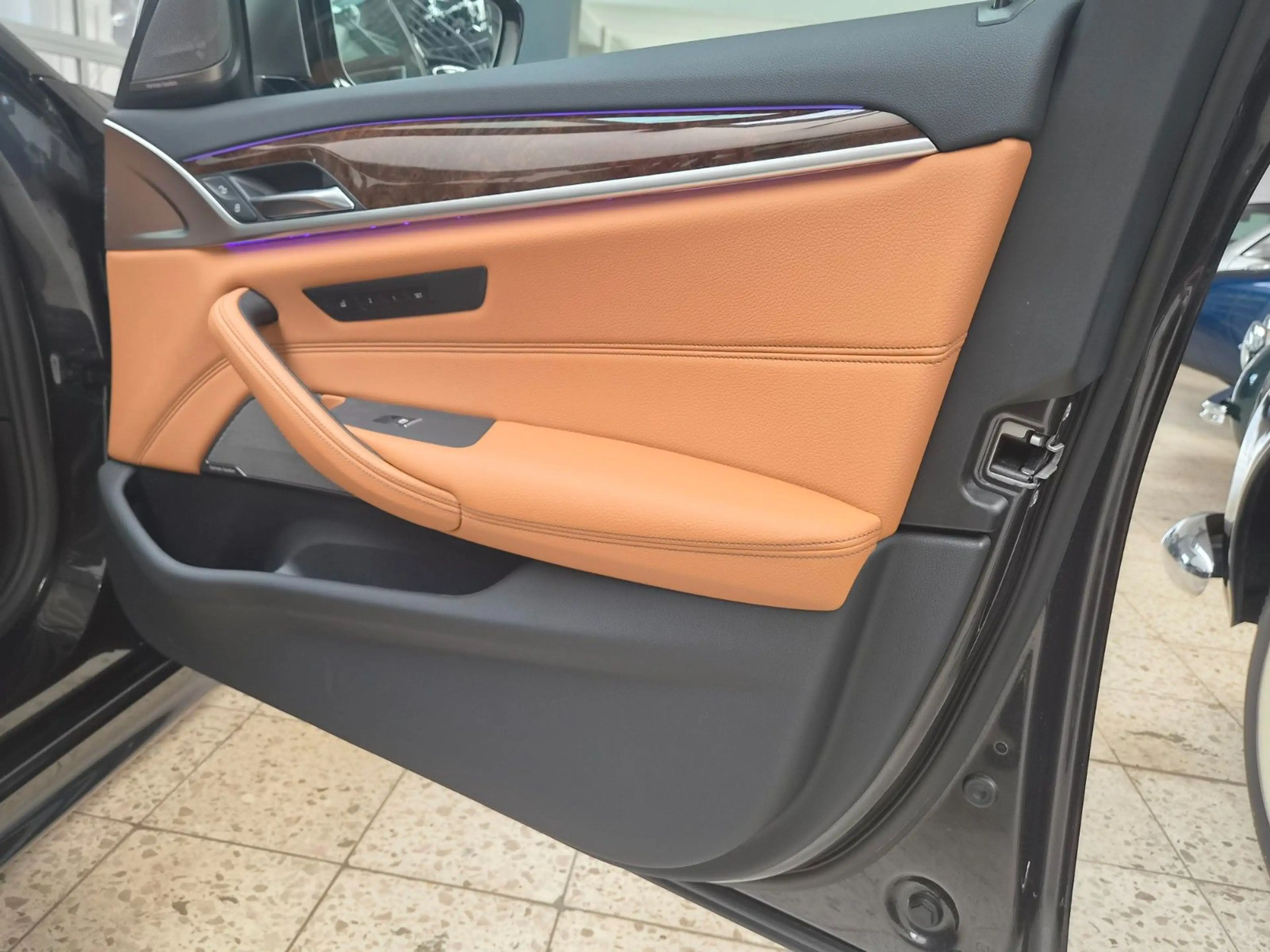 BMW 550 5 Limousine M-Paket i xDrive — photo 12