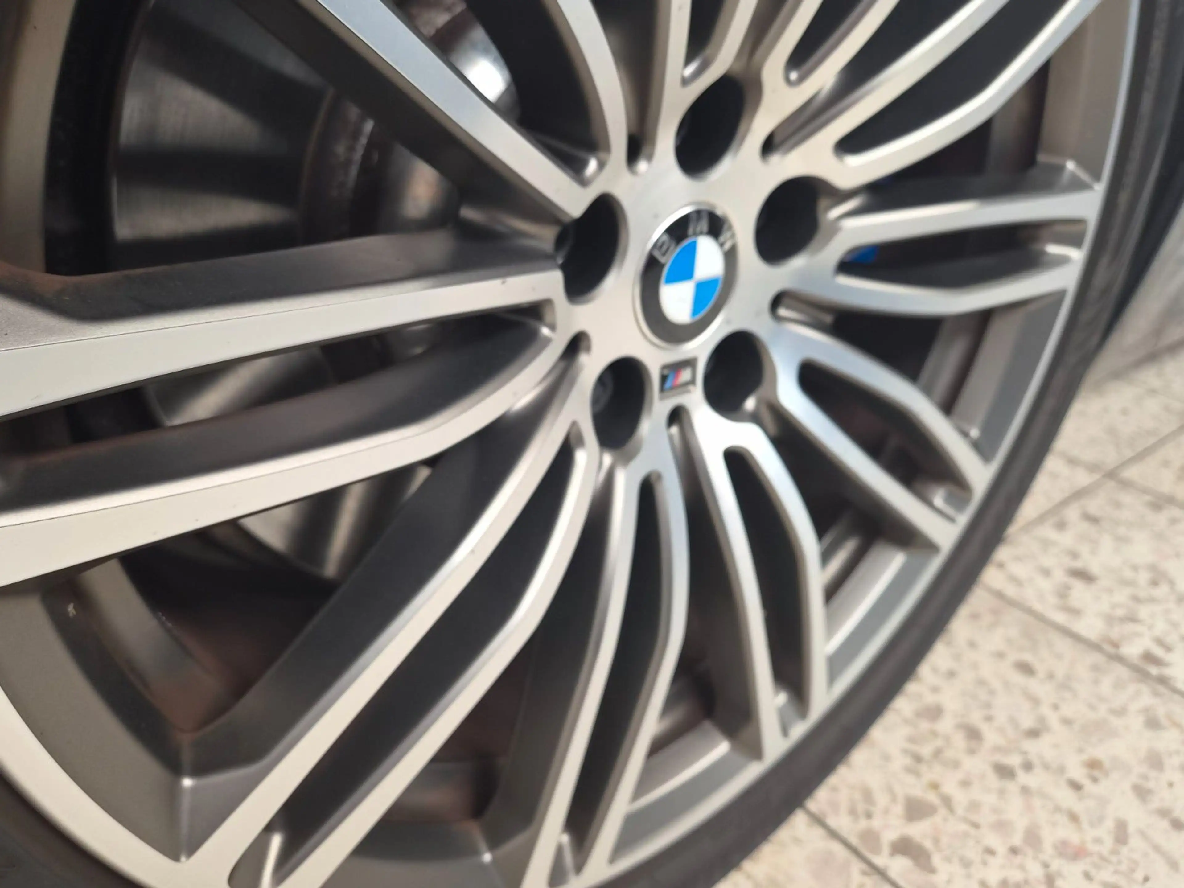 BMW 550 5 Limousine M-Paket i xDrive — photo 10