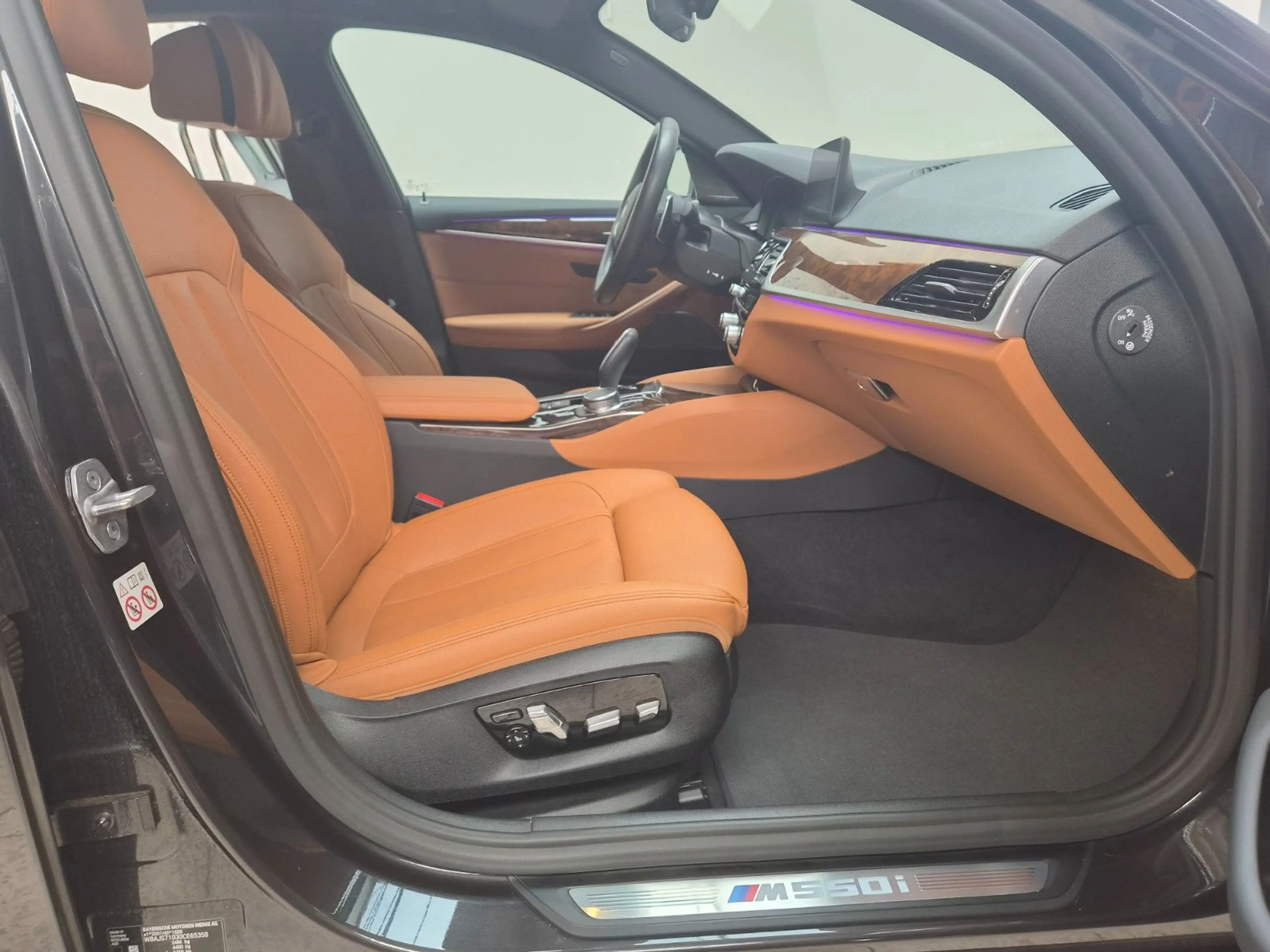 BMW 550 5 Limousine M-Paket i xDrive — photo 11