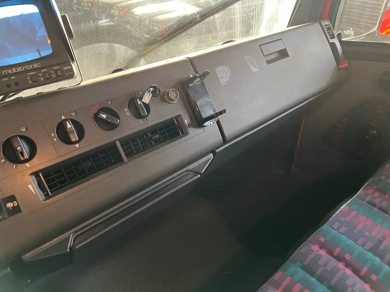 Mercedes-Benz 817, foto 12