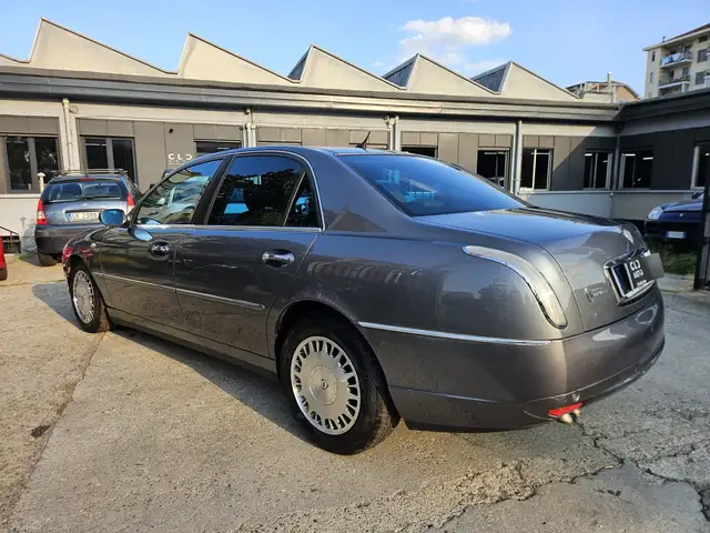 Lancia Thesis view 6