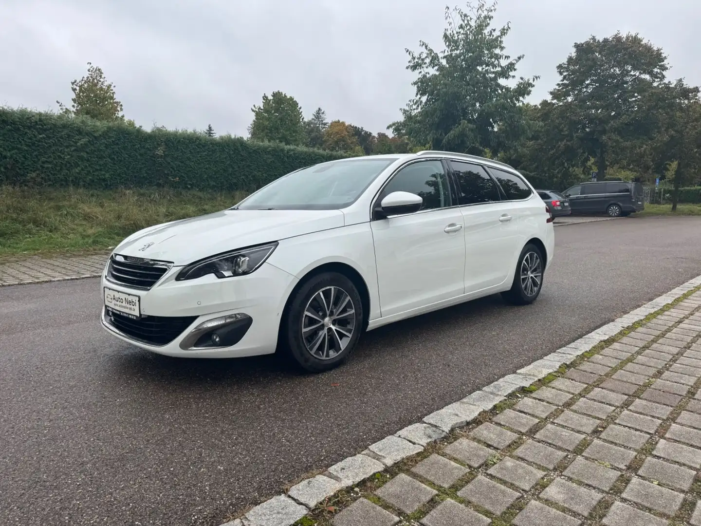 Peugeot 308 SW Allure*1.6*Display*Euro 6*Klimaa.* Weiß - 1