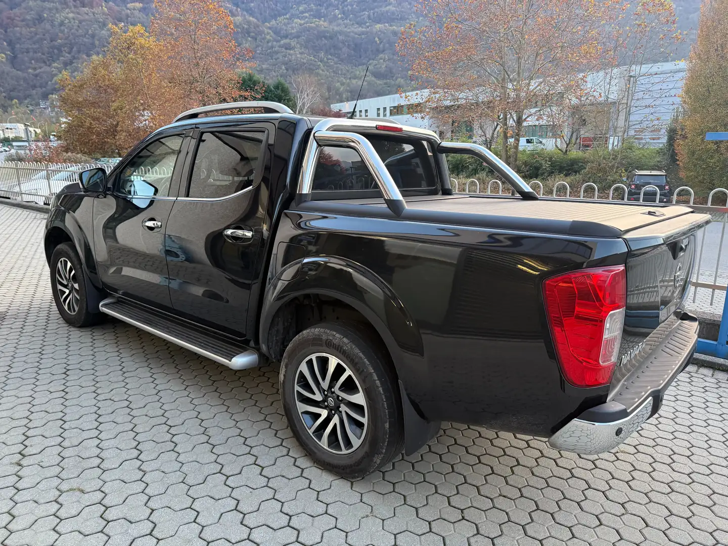 Nissan Navara Navara 2.3 dci d.cab N-Guard 4wd 190cv auto Nero - 1