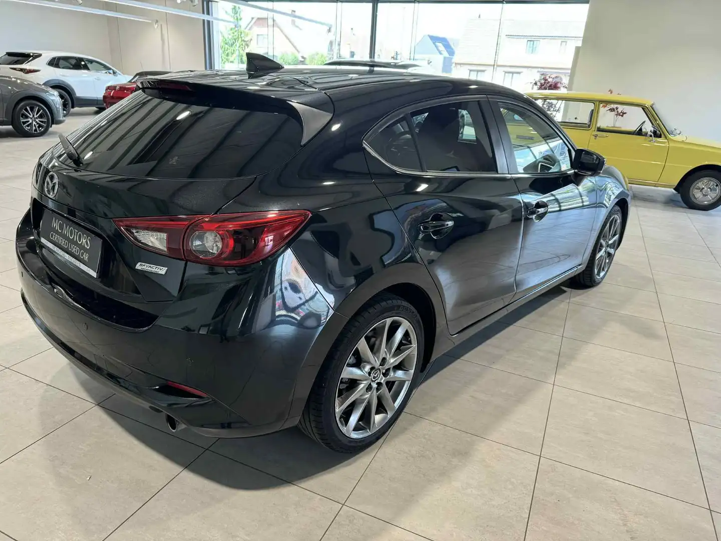 Mazda 3 2.0L SKYACTIV-G 120 hp Play Edition 6MT Noir - 2
