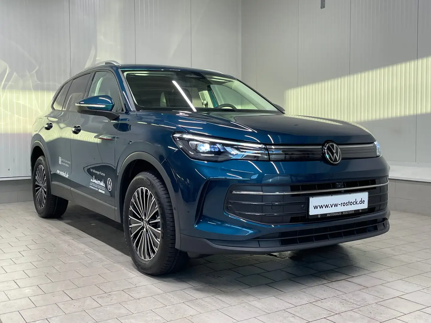 Volkswagen Tiguan Life 1.5 eTSI DSG RFK LED NAVI ACC Blau - 1