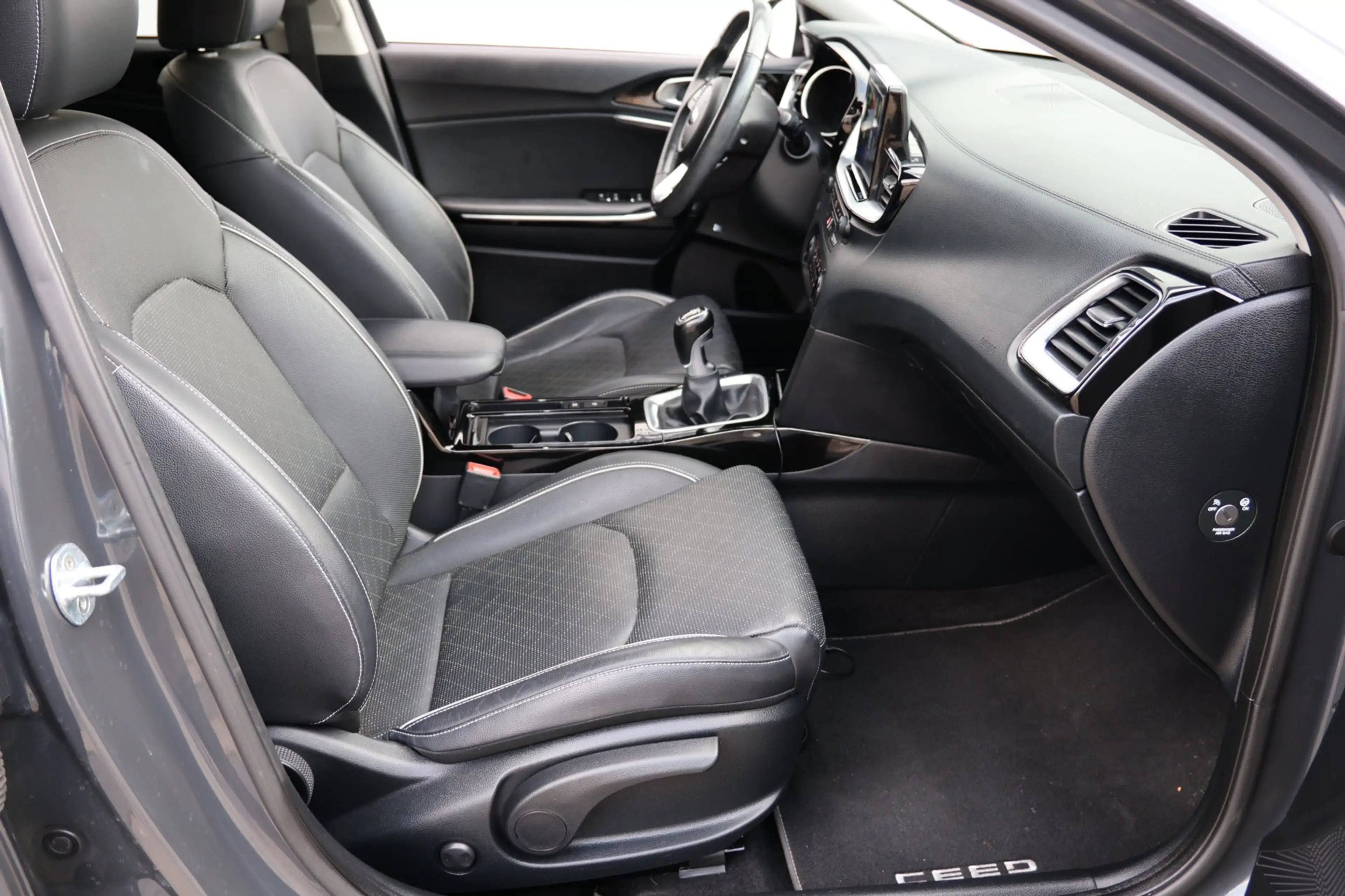 Kia Ceed SW / cee'd SW Sportswagon 1.4 T-GDi ExecutiveLine Pano Leer luxe — photo 45