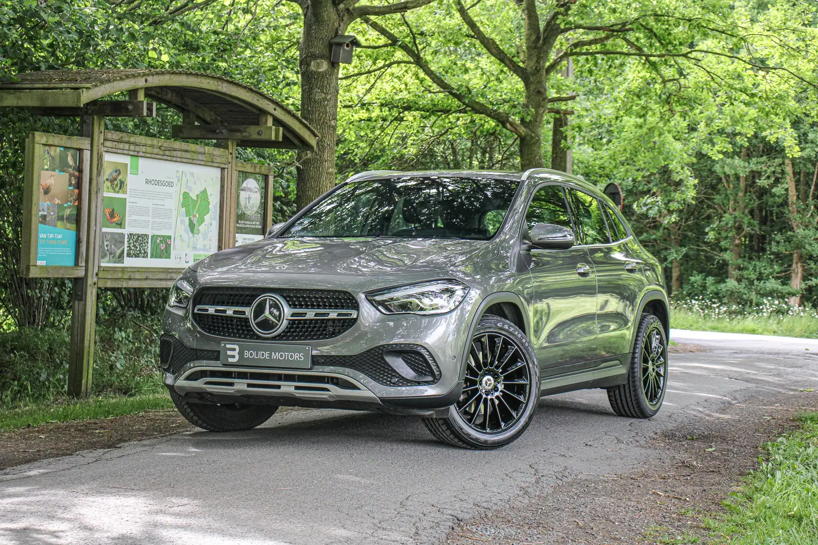 Mercedes-Benz GLA 250 e PHEV 75% aftrekbaar*Apple Carplay *Android Auto Grijs - 1