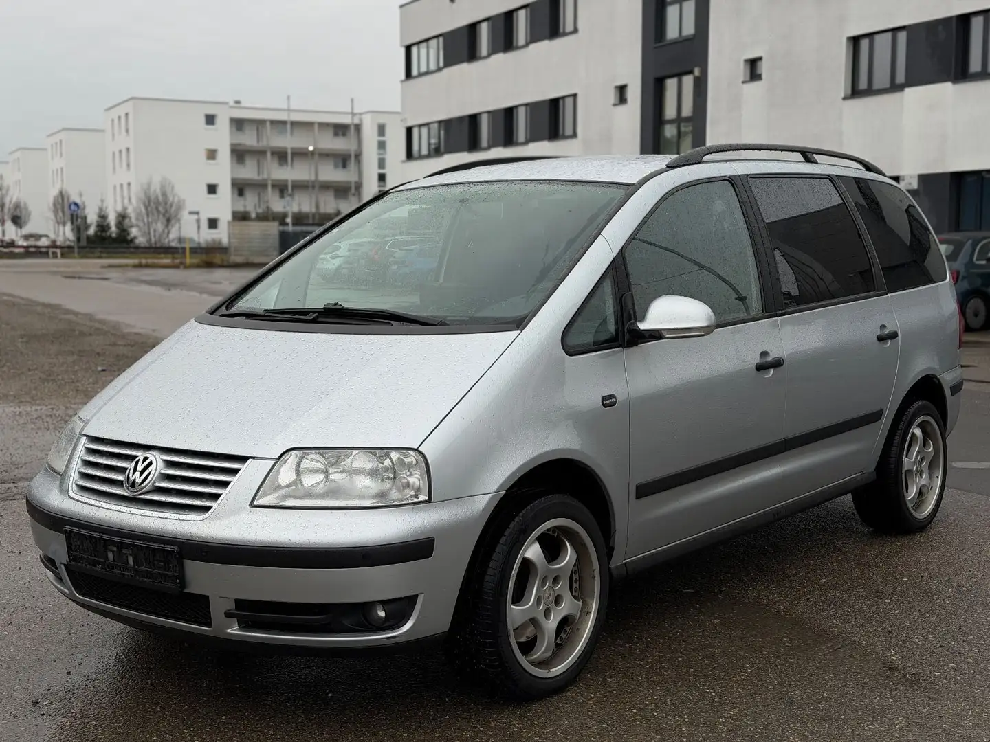 Volkswagen Sharan 1.9 TDI Automatik 7-Sitzer TÜV2027 Kamera Silber - 1