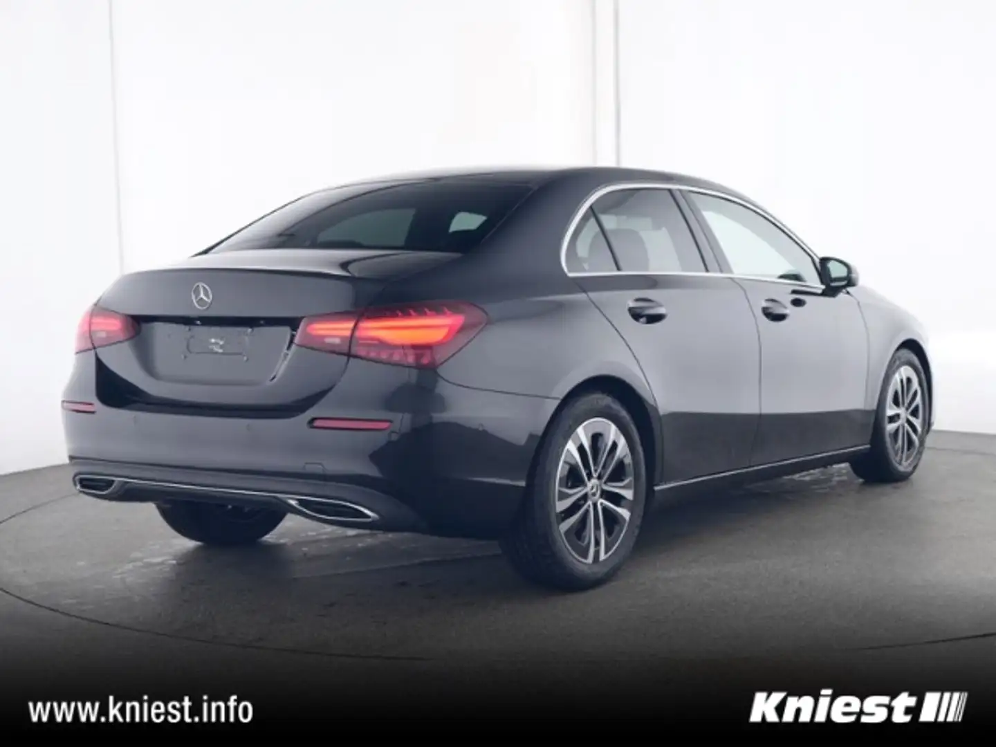 Mercedes-Benz A 180 Progressiv Limousine Schwarz - 2