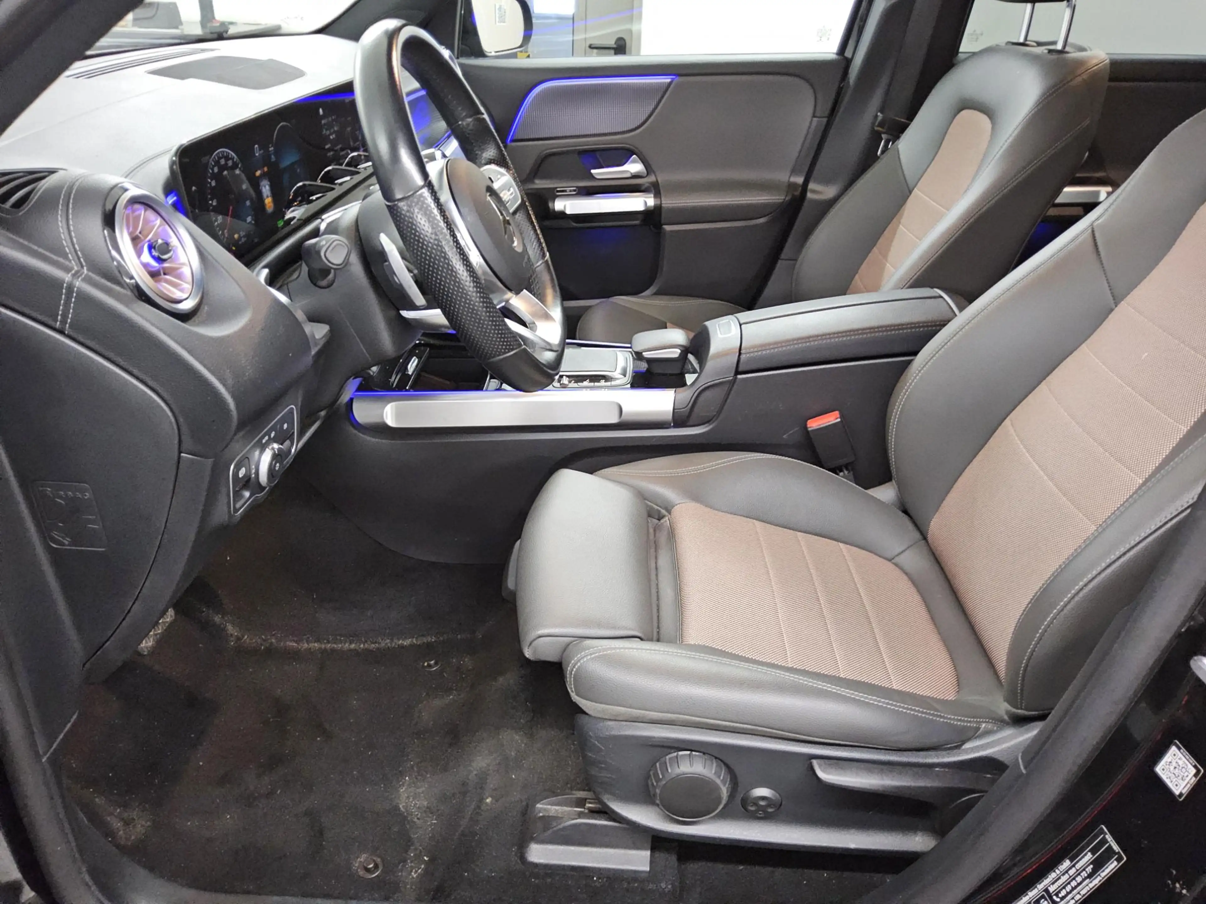 Mercedes-Benz EQB 250 Night T-Leder Navi LED RFK Keyless — photo 9