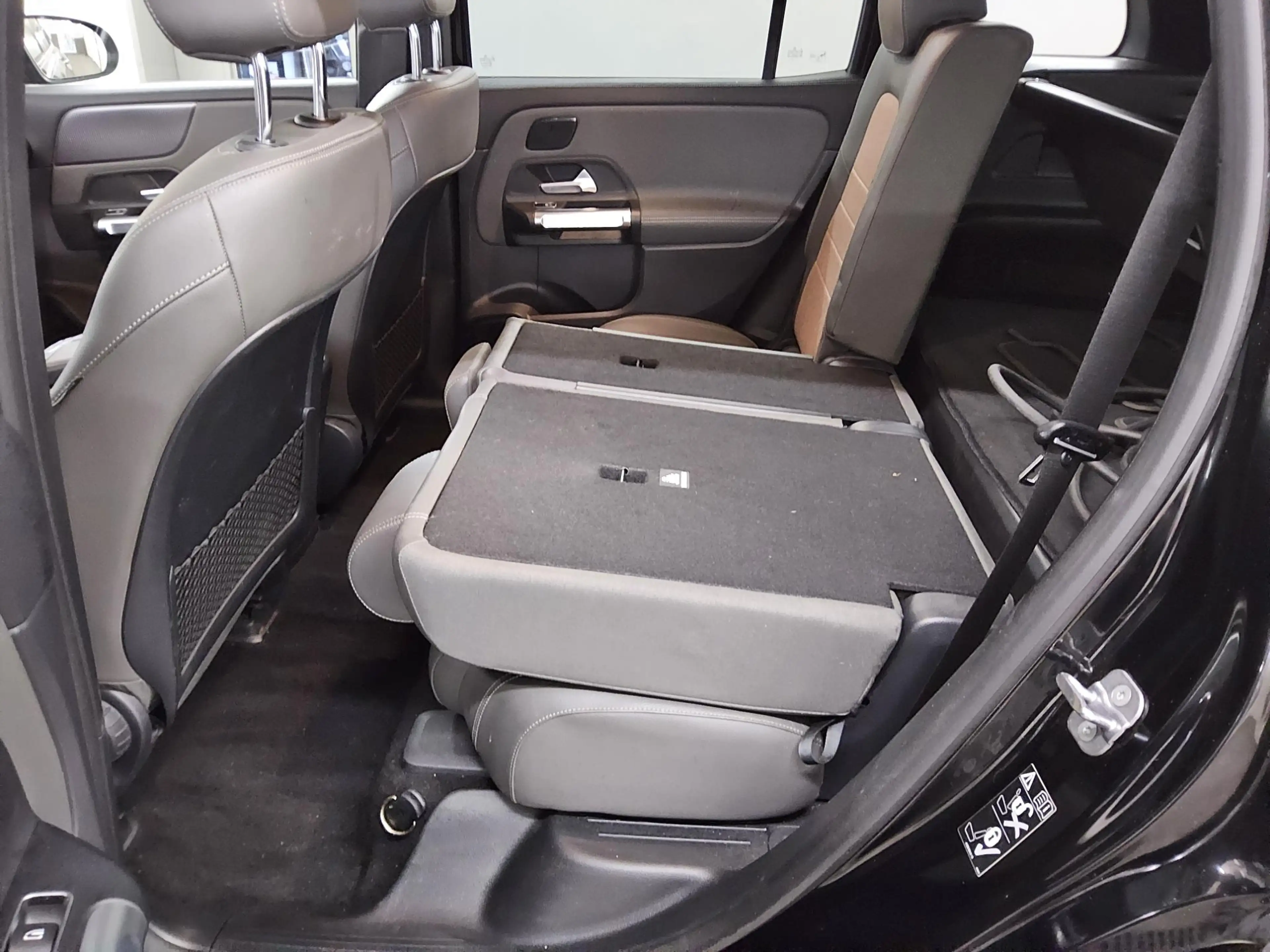 Mercedes-Benz EQB 250 Night T-Leder Navi LED RFK Keyless — photo 13