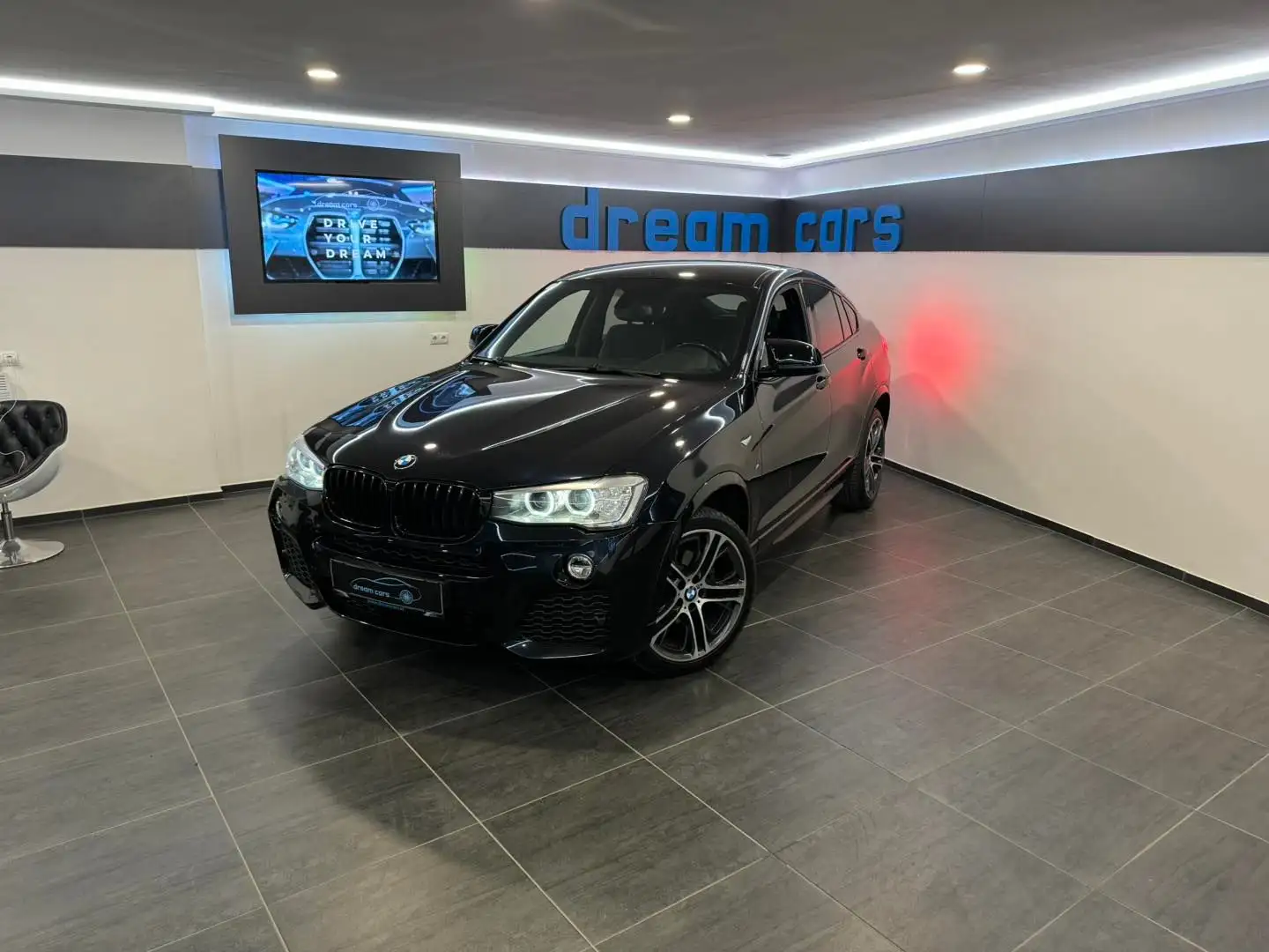 BMW X4 M X4 xDrive 30d M Sport Aut. / KAMERA / HIFI / SPOR Zwart - 1