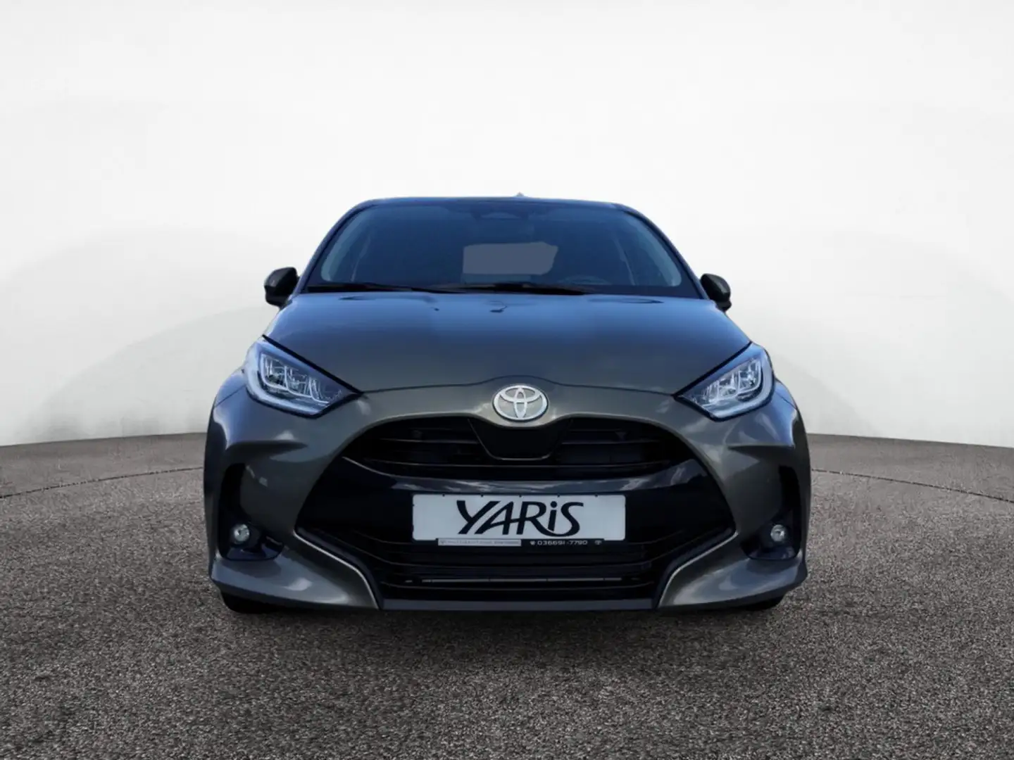 Toyota Yaris 1.5 Hybrid Teamplayer Brons - 2