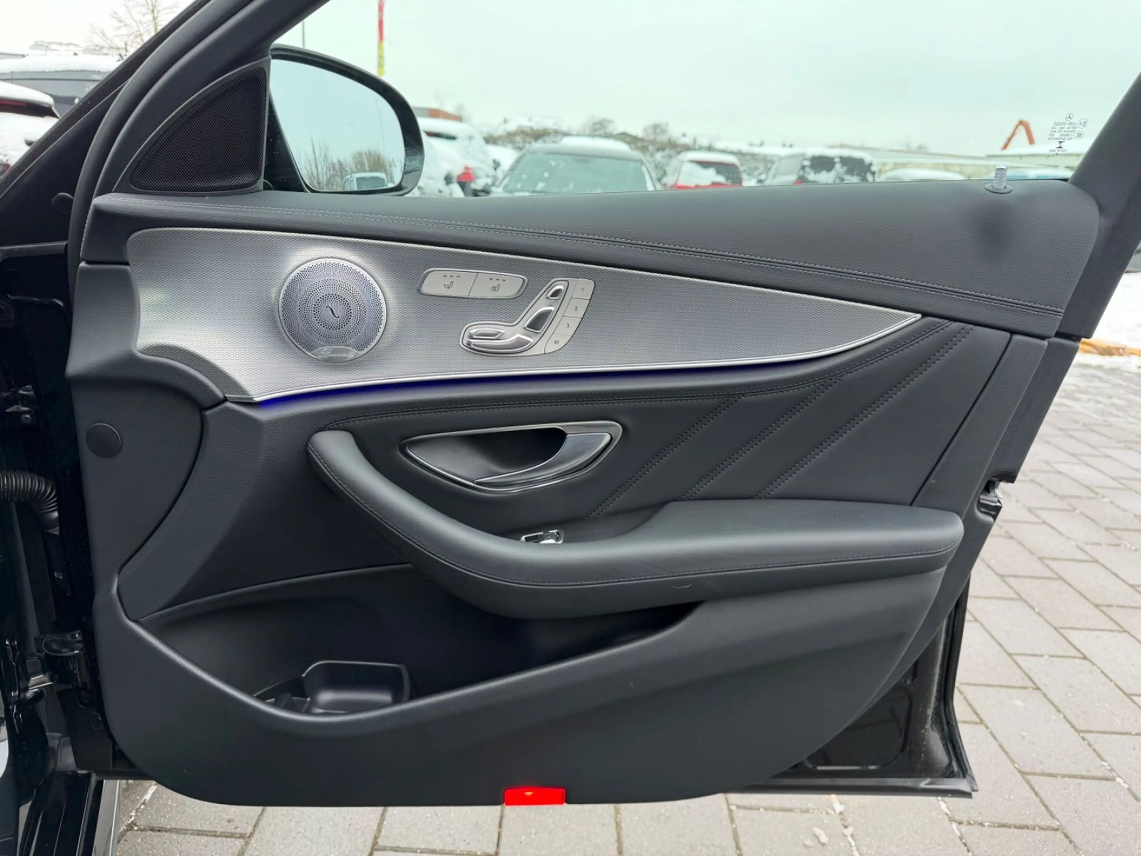 Mercedes-Benz E 63 AMG 4Matic*BURMESTER*360°KAMERA*2.HAND*TOP* — photo 12