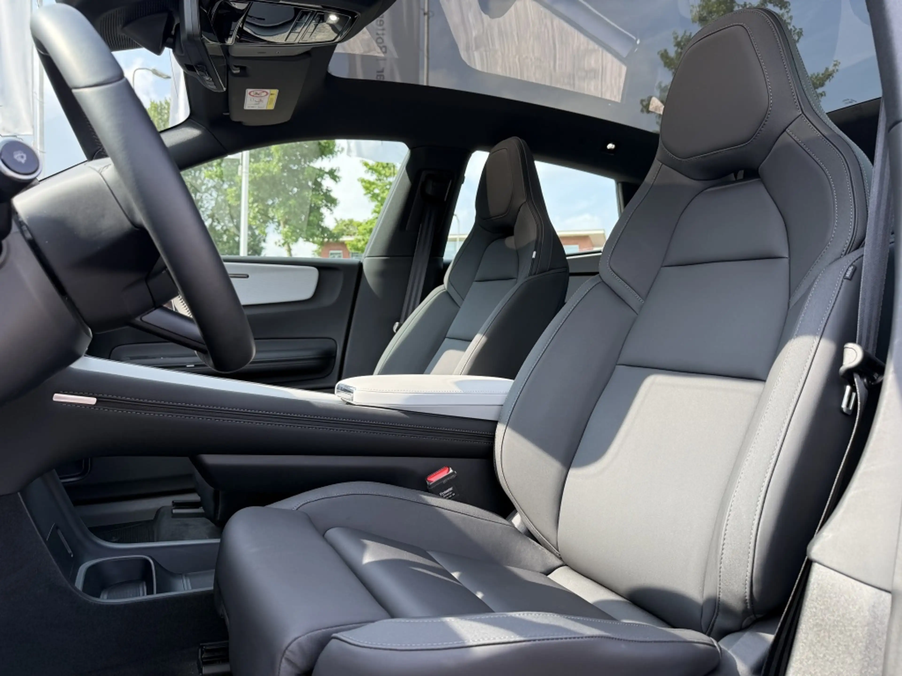 Polestar 4 Long Range Single Motor | Plus, Pilot & Climate Pa — photo 7
