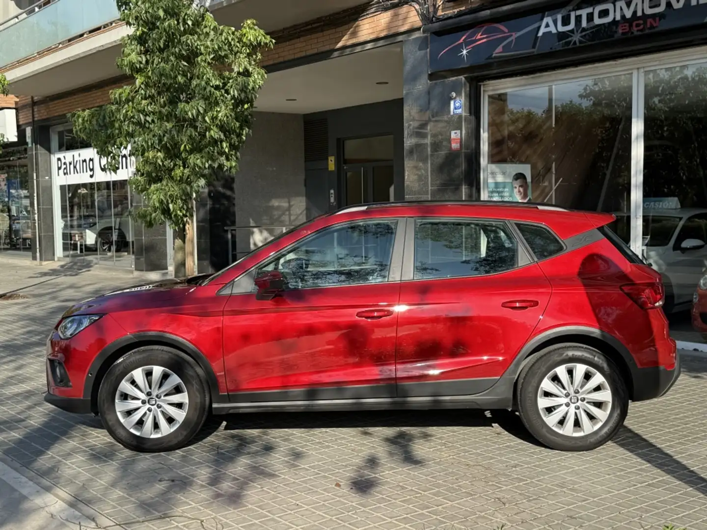 SEAT Arona 1.0 TGI S&S Reference 90 Paars - 2