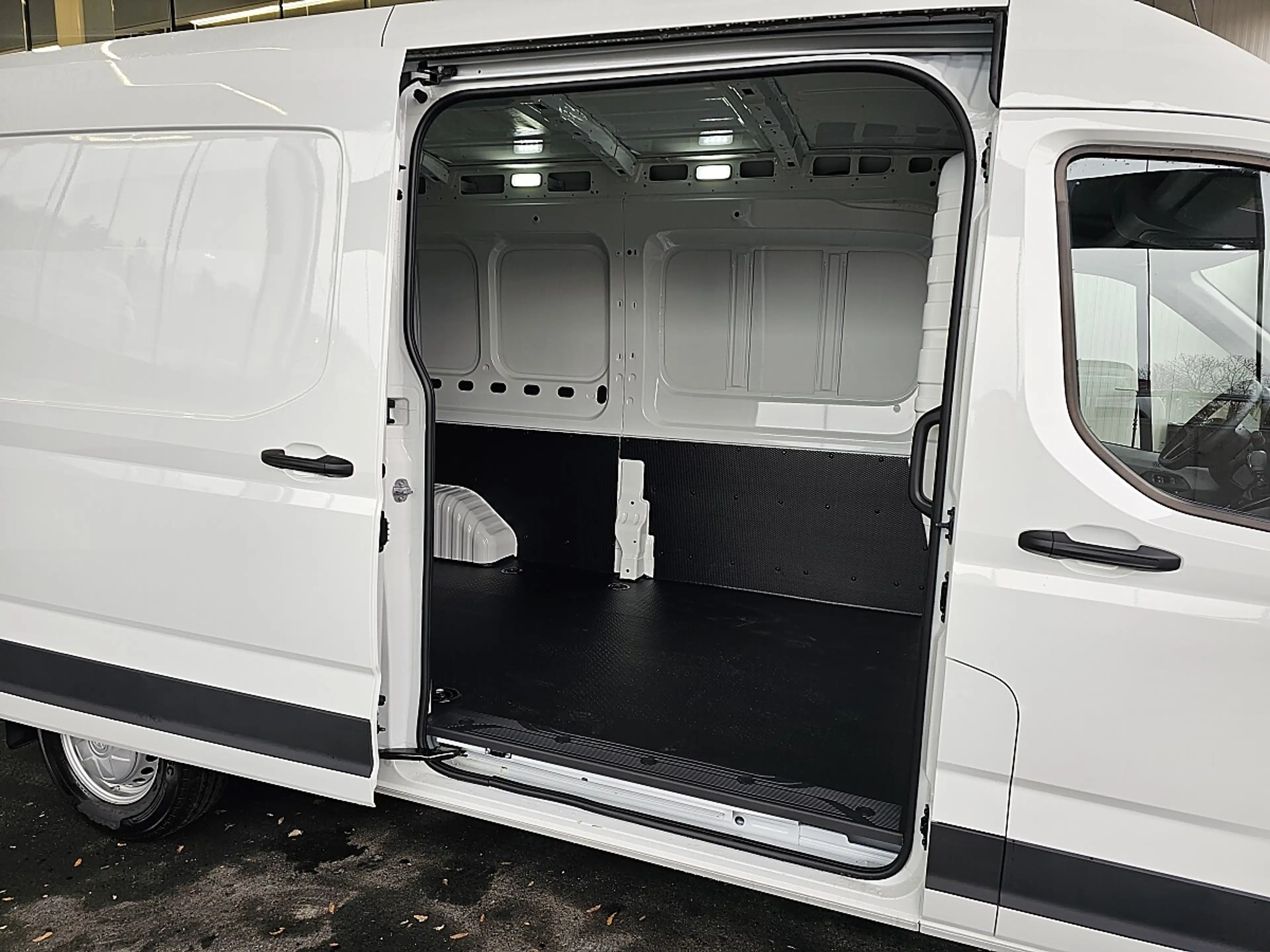 Maxus Deliver 9 Deliver 9 Kasten 2.0 D L3H2 FWD — photo 9