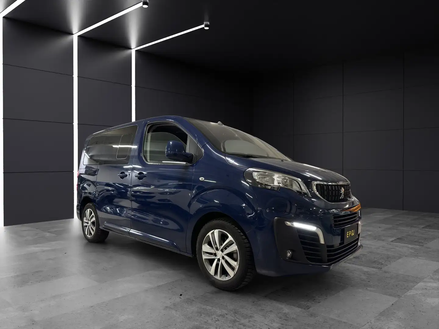 Peugeot Traveller Traveller BlueHDi 115 SeS Compact Allure (85kw) Blauw - 2
