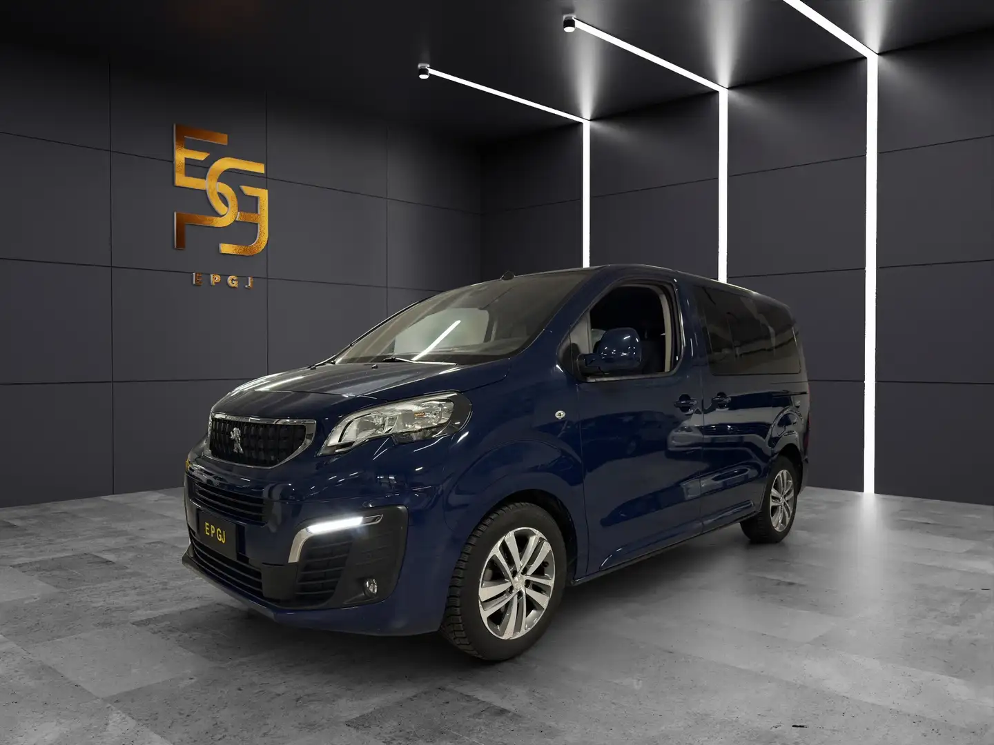 Peugeot Traveller Traveller BlueHDi 115 SeS Compact Allure (85kw) Bleu - 1