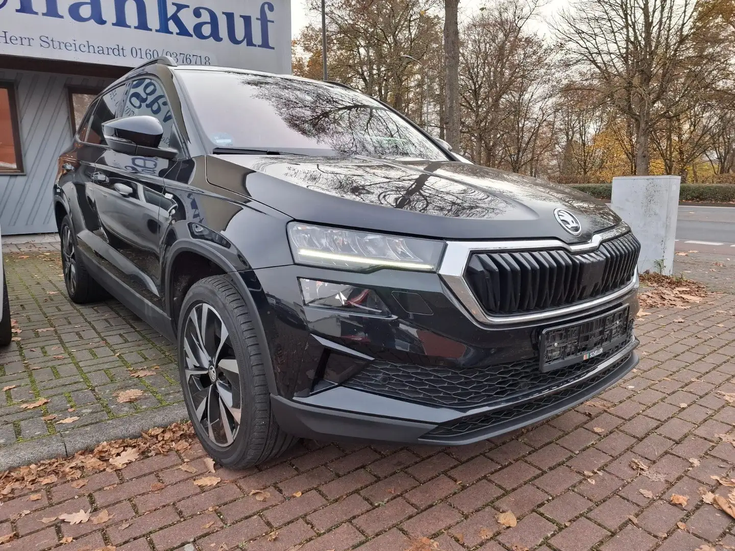 Skoda Karoq Tour Edition 2.0 TDI 150 PS * TOP* Schwarz - 2