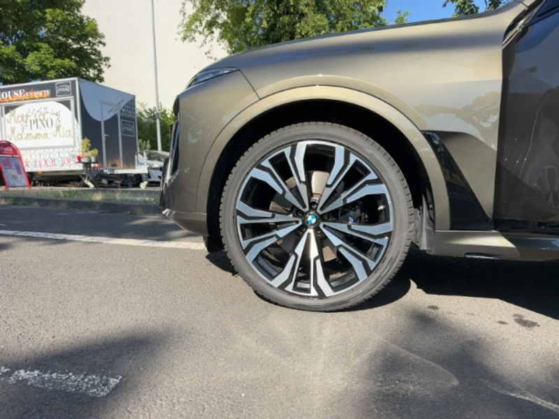 BMW X7 xDrive 40i Sportpaket HUD Luftfederung Niveau AHK- — photo 13