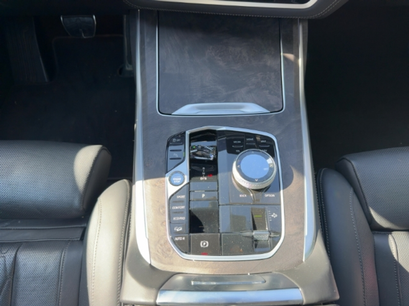 BMW X7 xDrive 40i Sportpaket HUD Luftfederung Niveau AHK- — photo 11