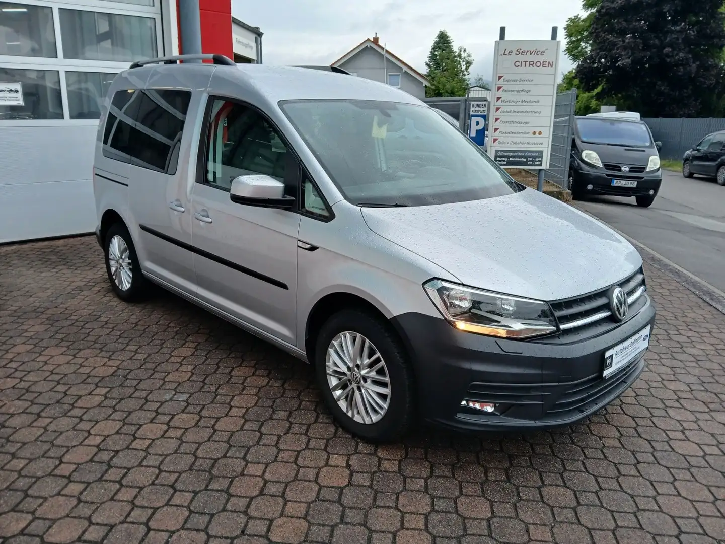 Volkswagen Caddy PKW Trendline BMT Rollst Behindertenumbau Silber - 2