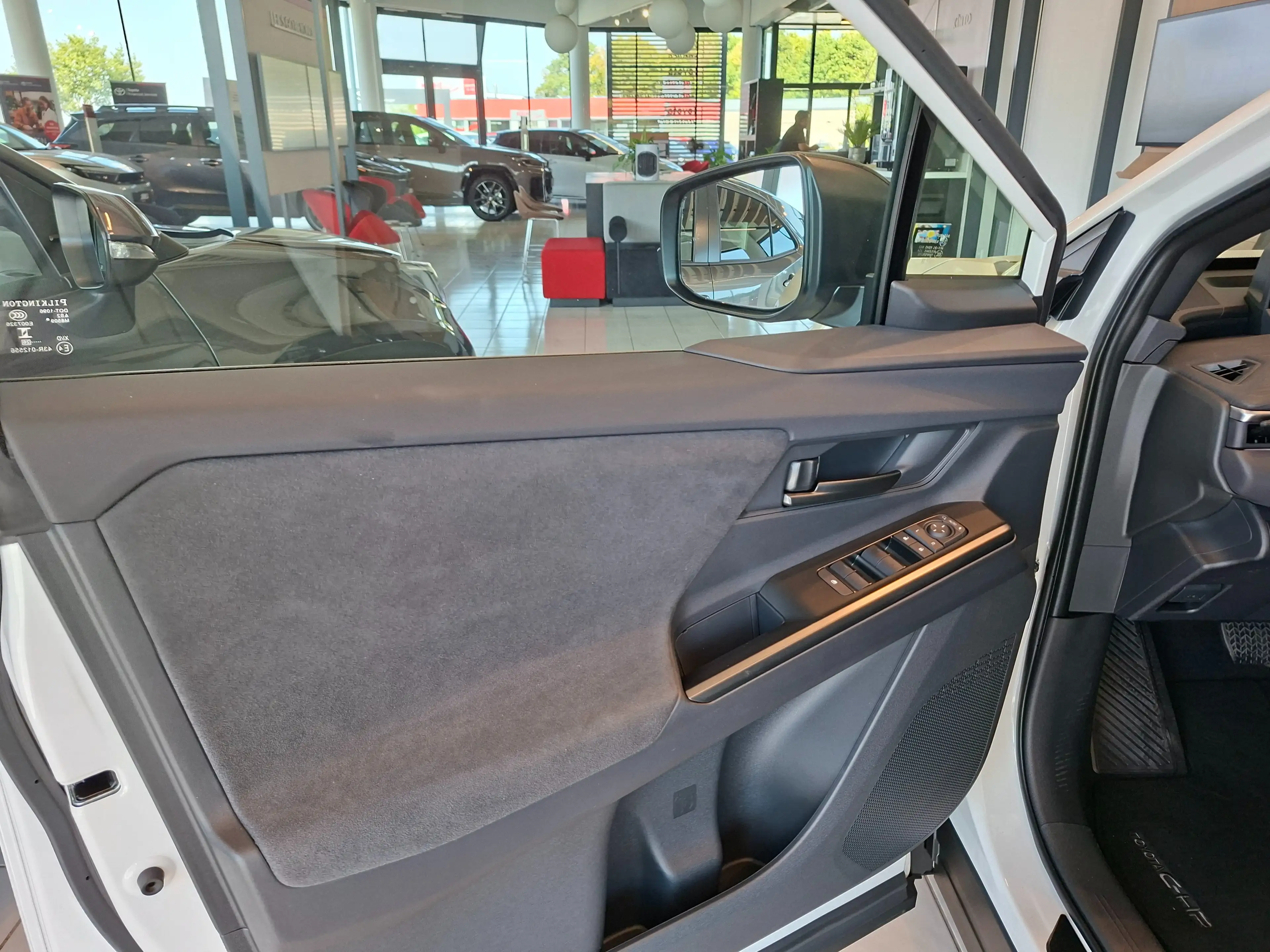 Toyota C-HR+ C-HR+ Elektro 77kWh Teamplayer — photo 6
