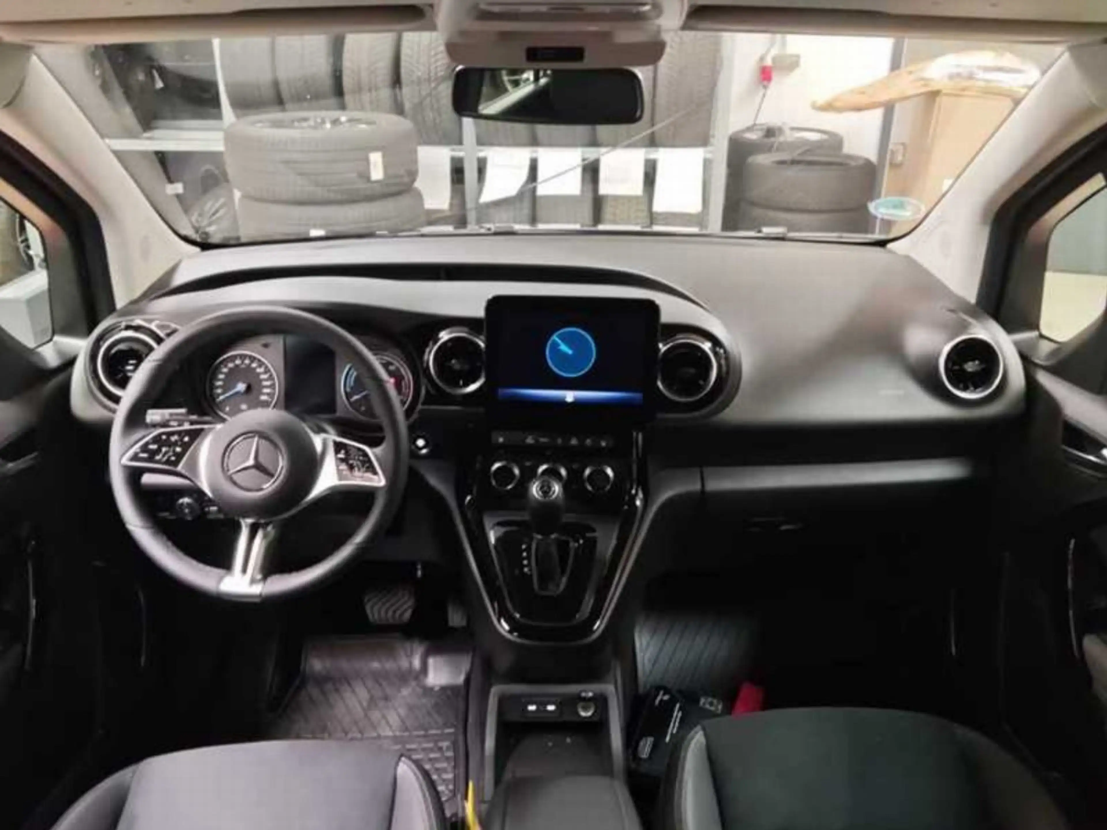Mercedes-Benz EQT 200 Style Navi/WinterPkt LED Kamra MBUX KeyGo — photo 7